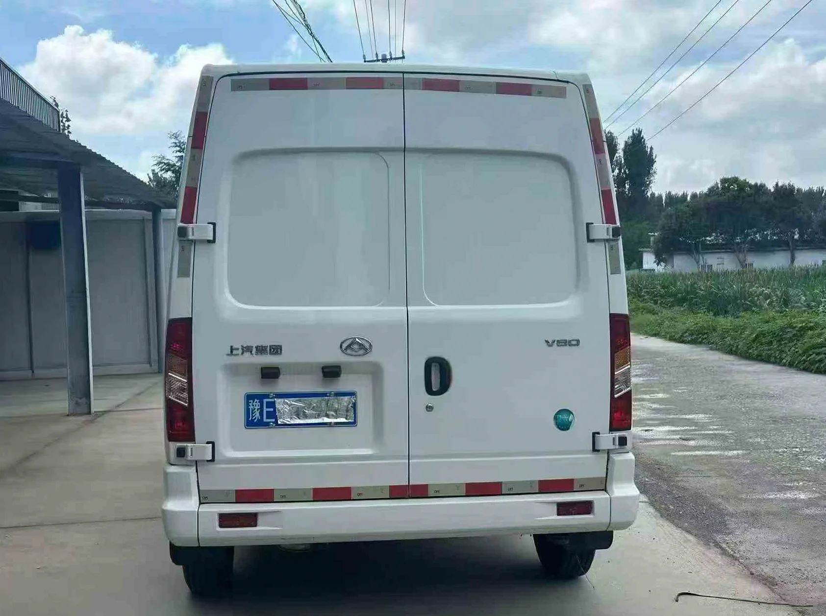 大通V80 后面外观二