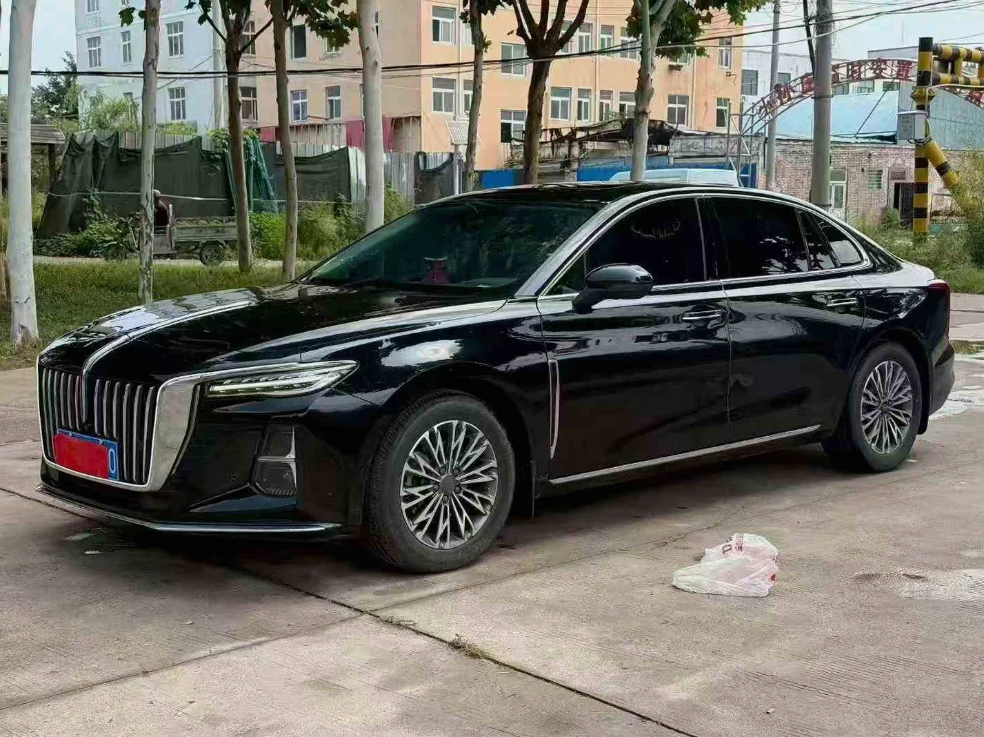 红旗H5 正面外观三