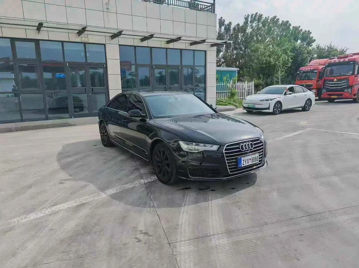 奥迪A6L 正面外观三