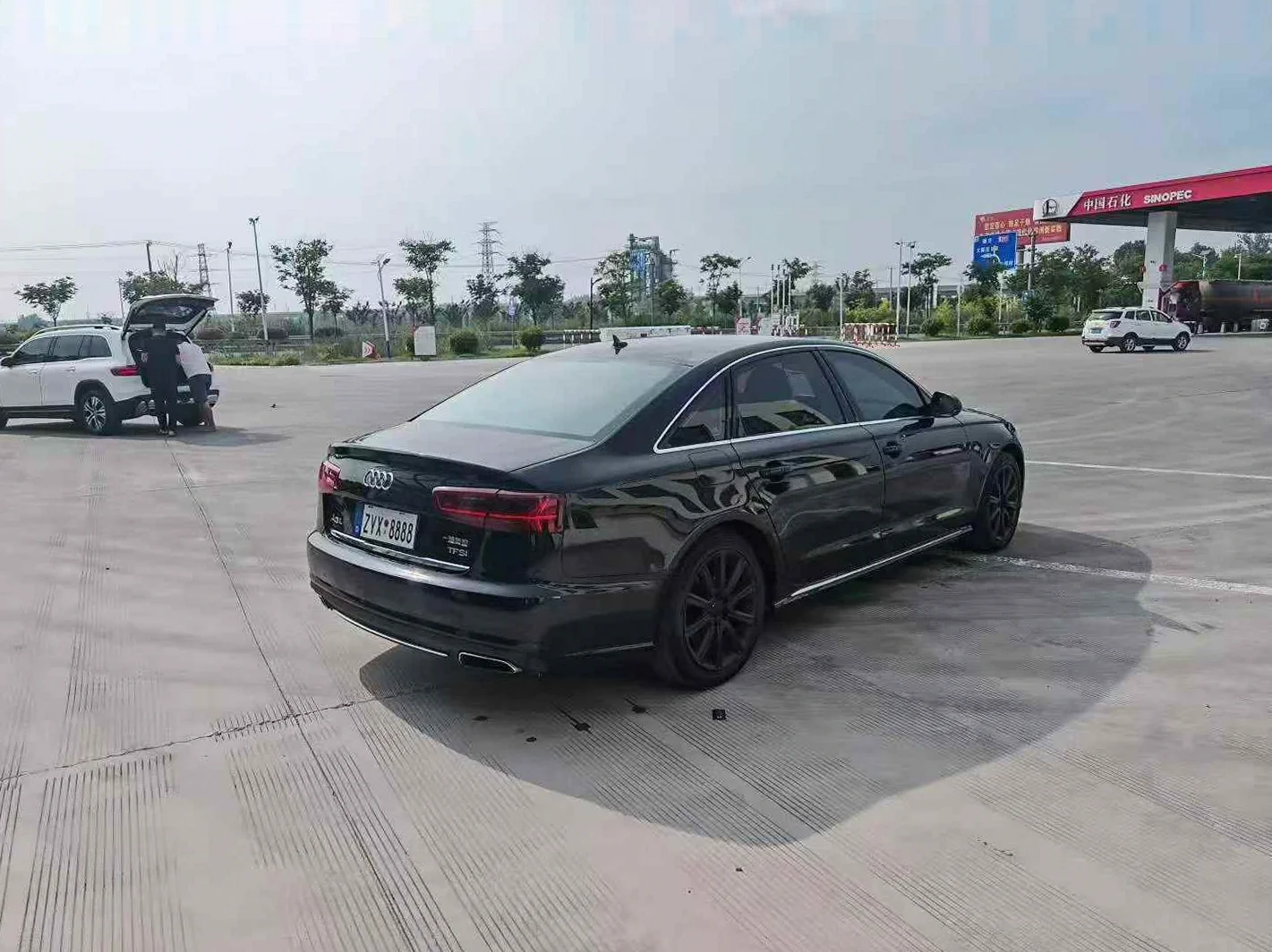 奥迪A6L 后面外观一