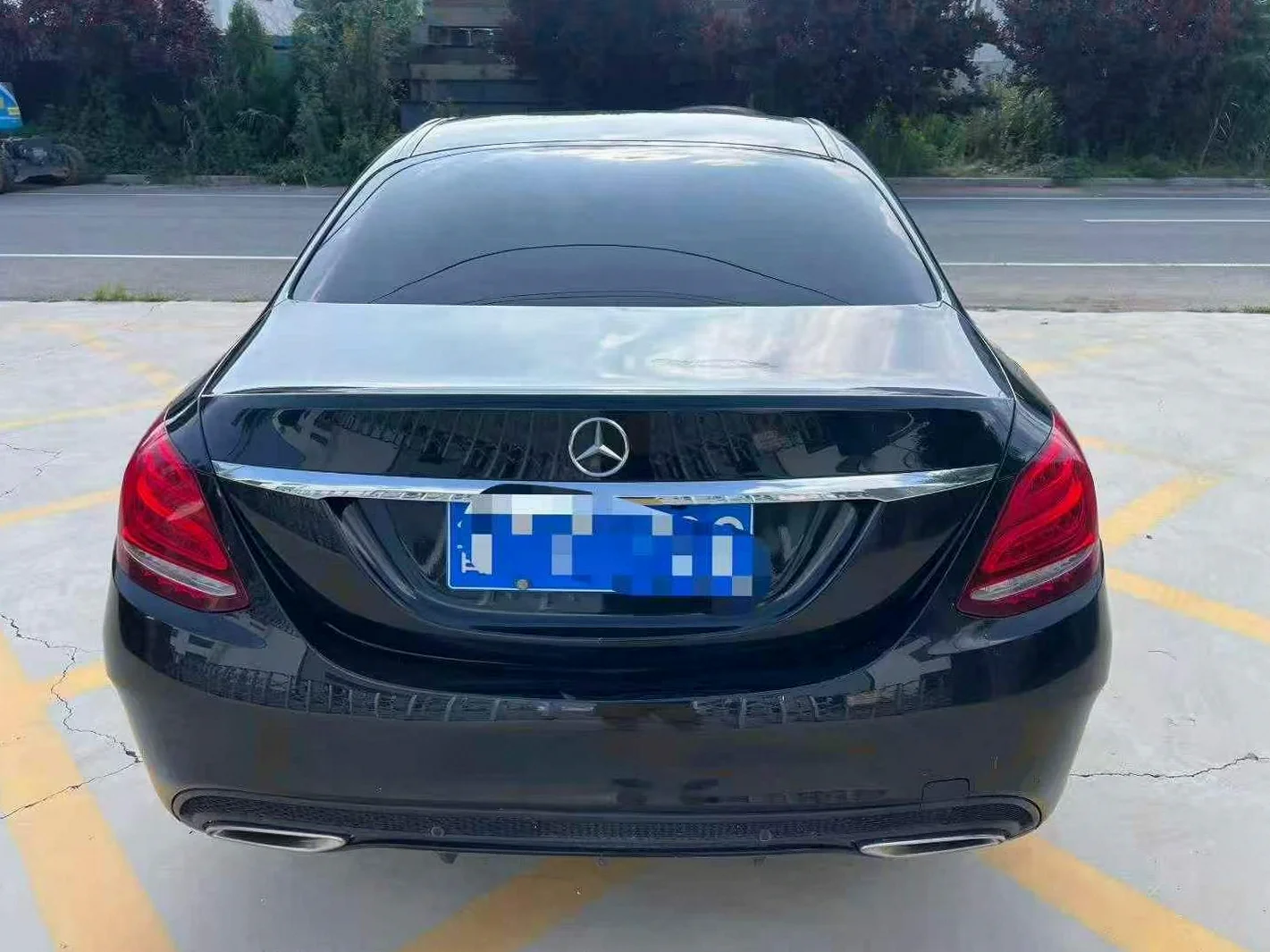 奔驰C 后面外观二