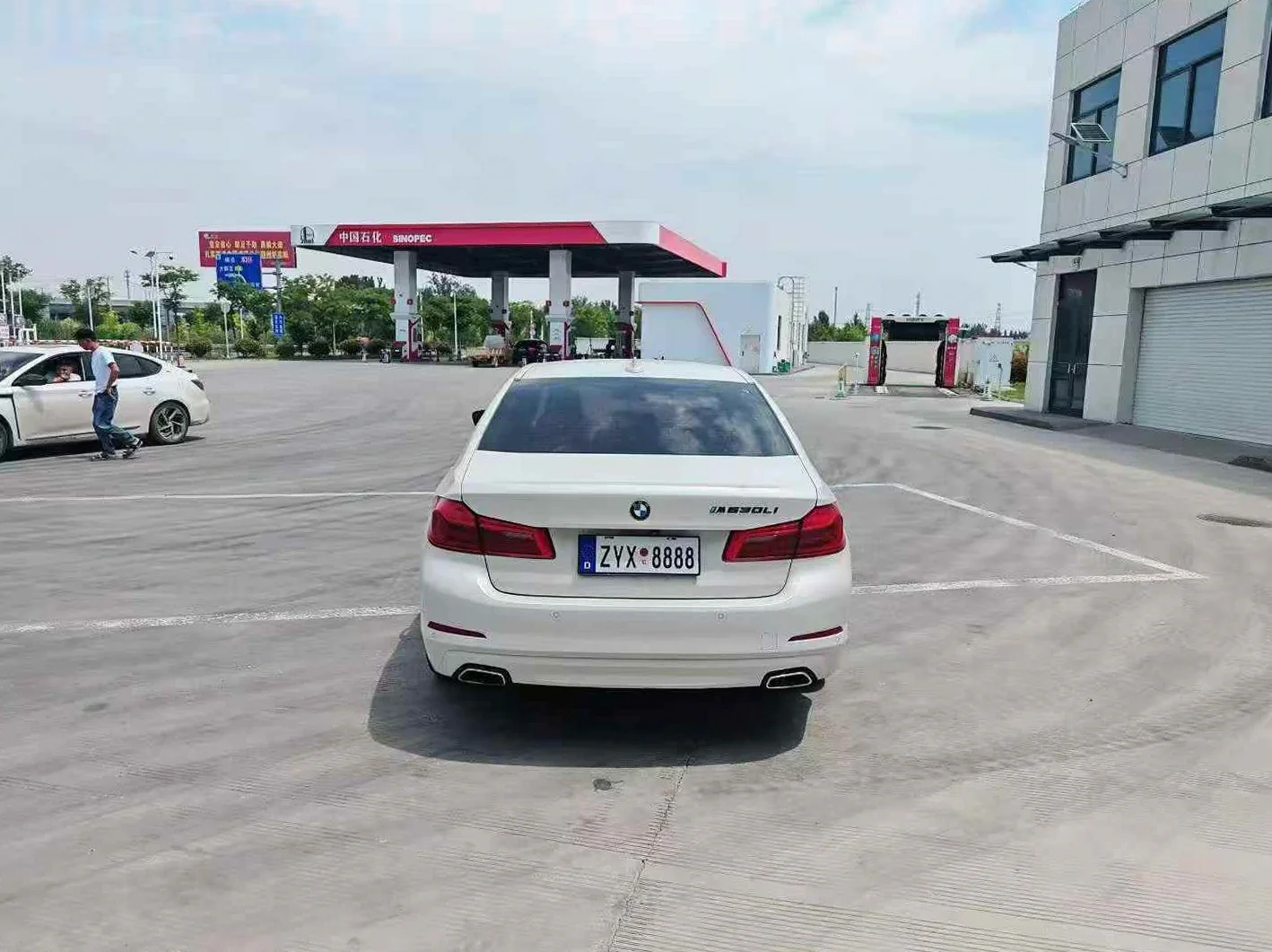 宝马5系 后面外观二