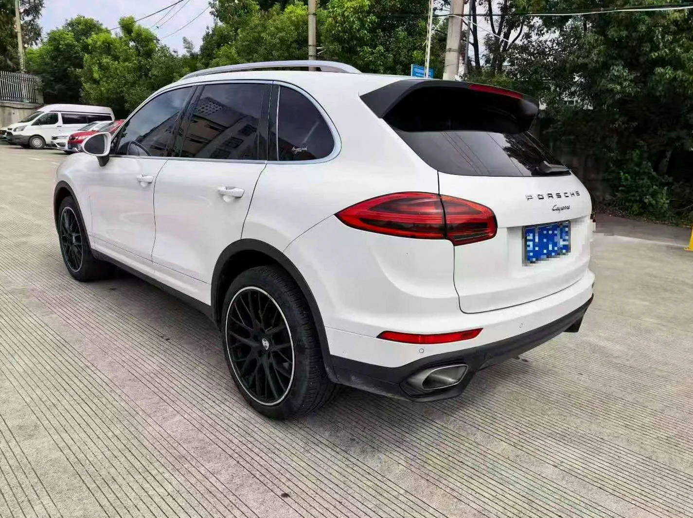 保时捷卡宴 后面外观三