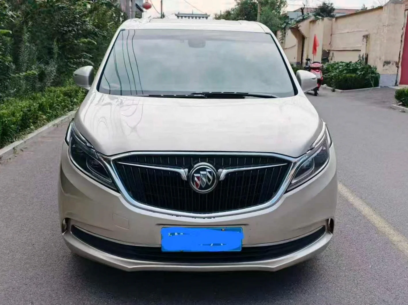 别克GL8 后面外观二