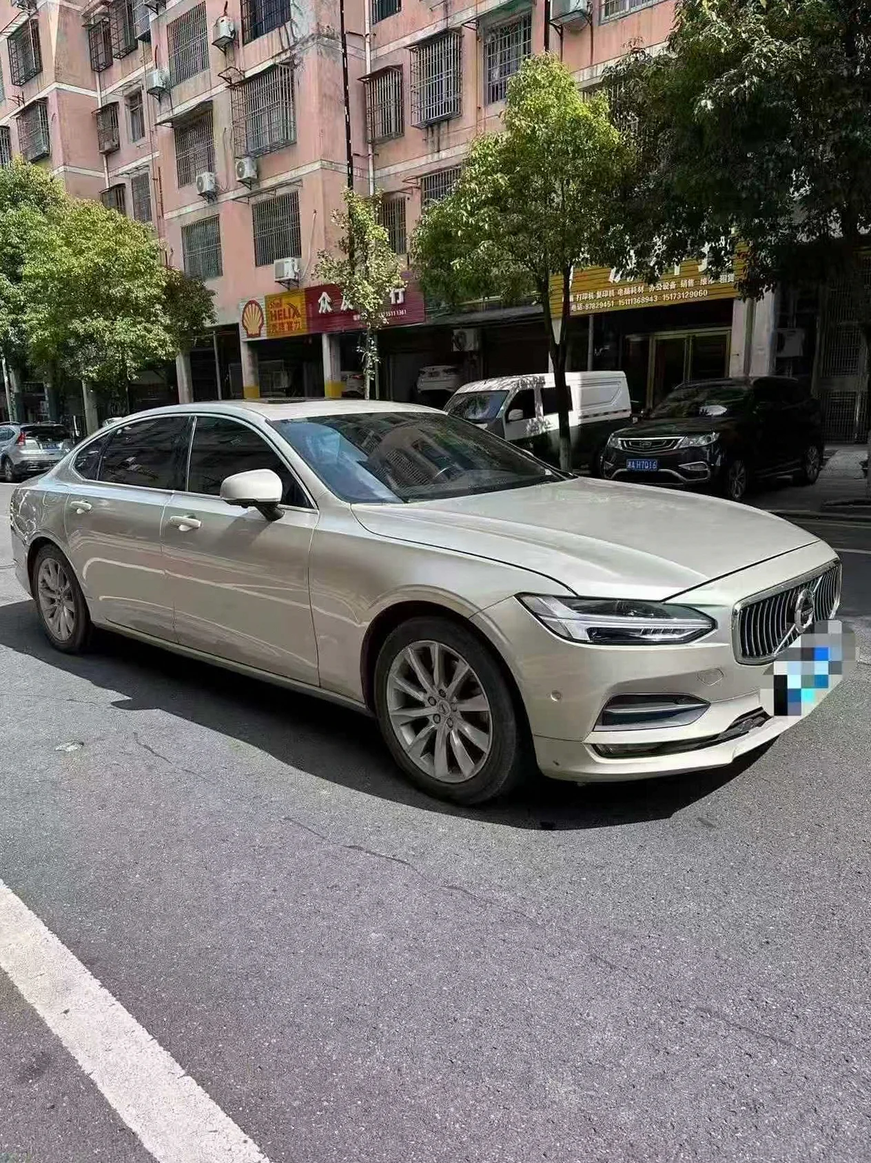 沃尔沃S90 正面外观三