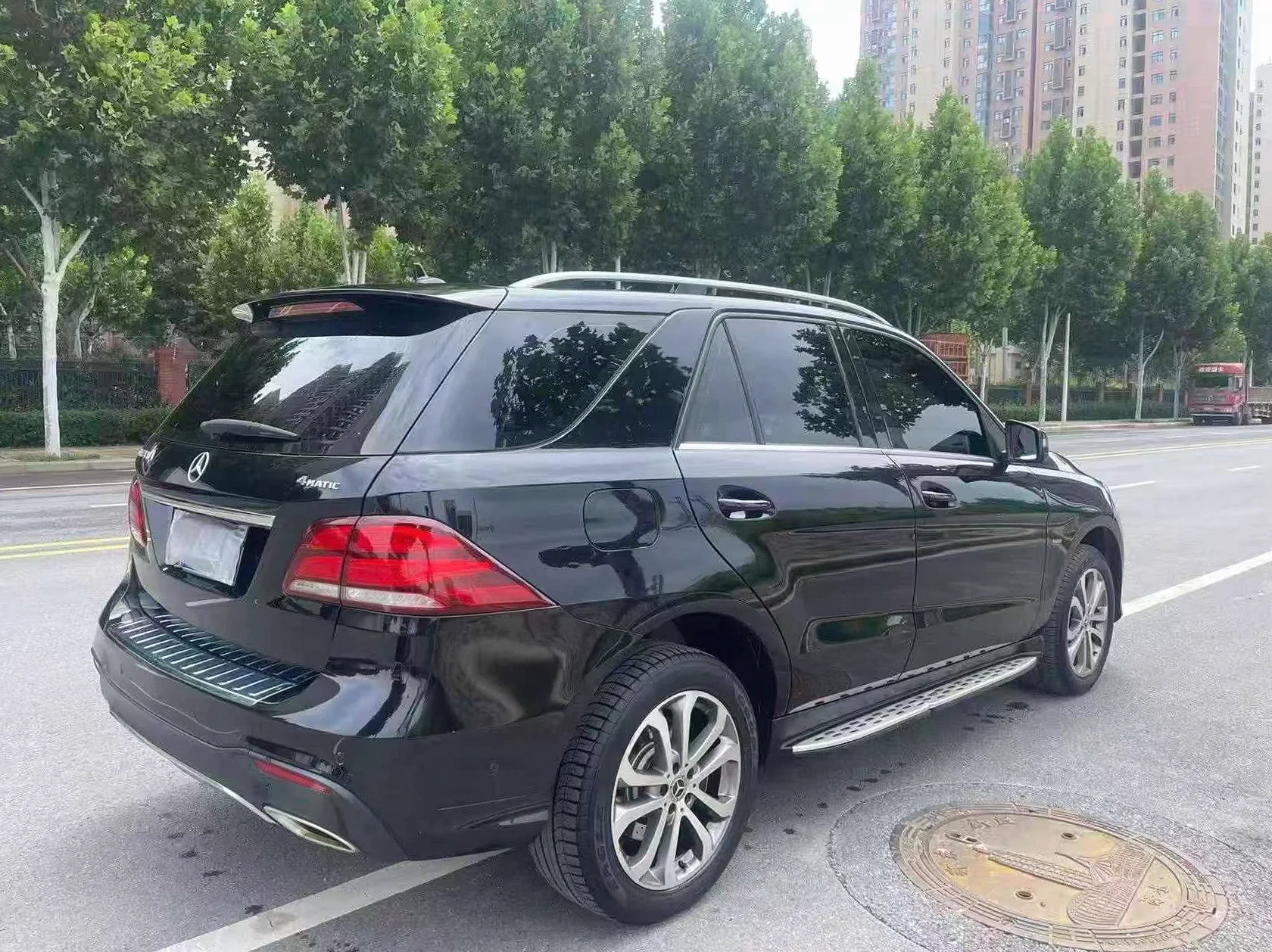 奔驰E 后面外观三