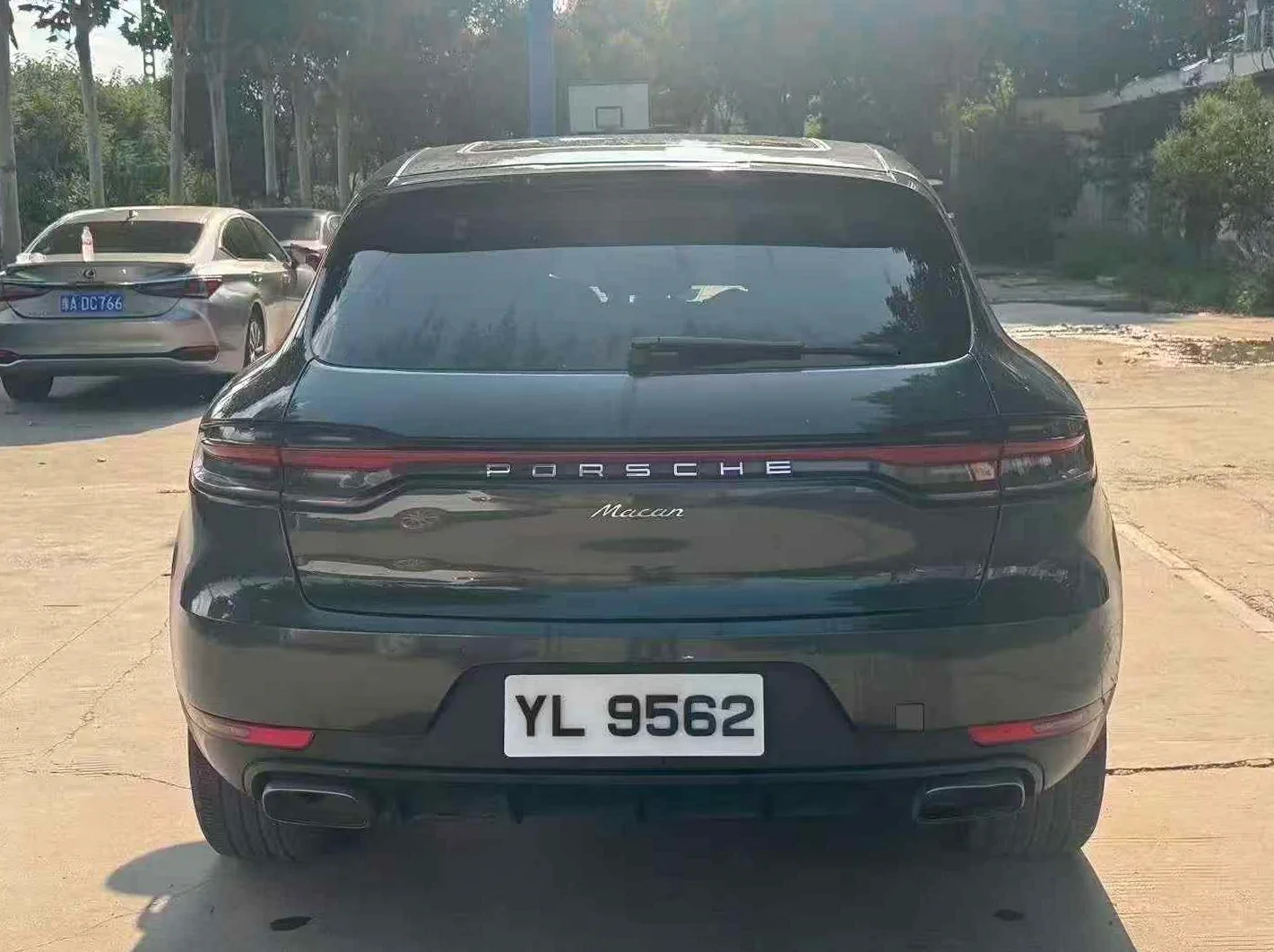 保时捷Macan 后面外观二