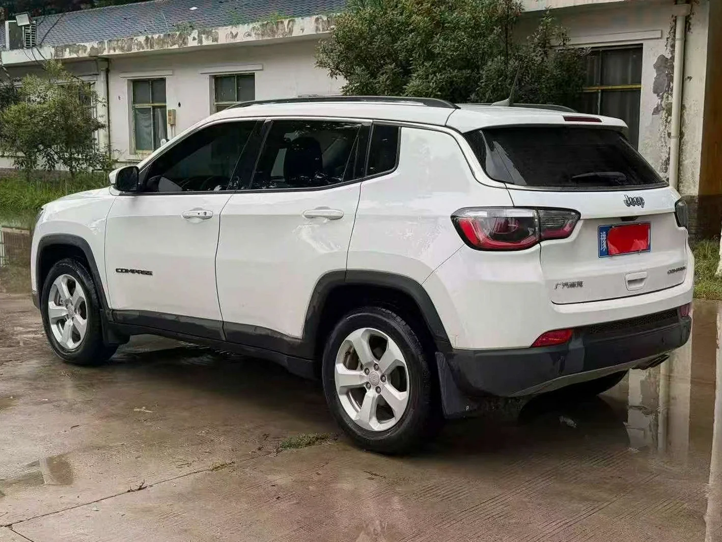 Jeep指南者 后面外观一