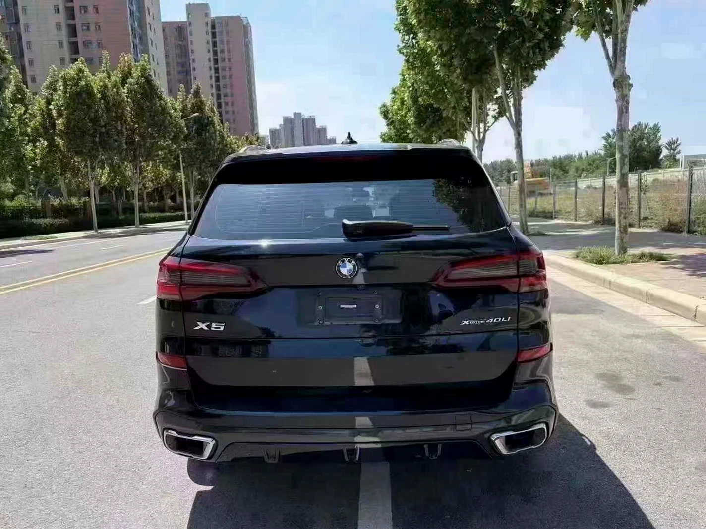 宝马X5 后面外观二