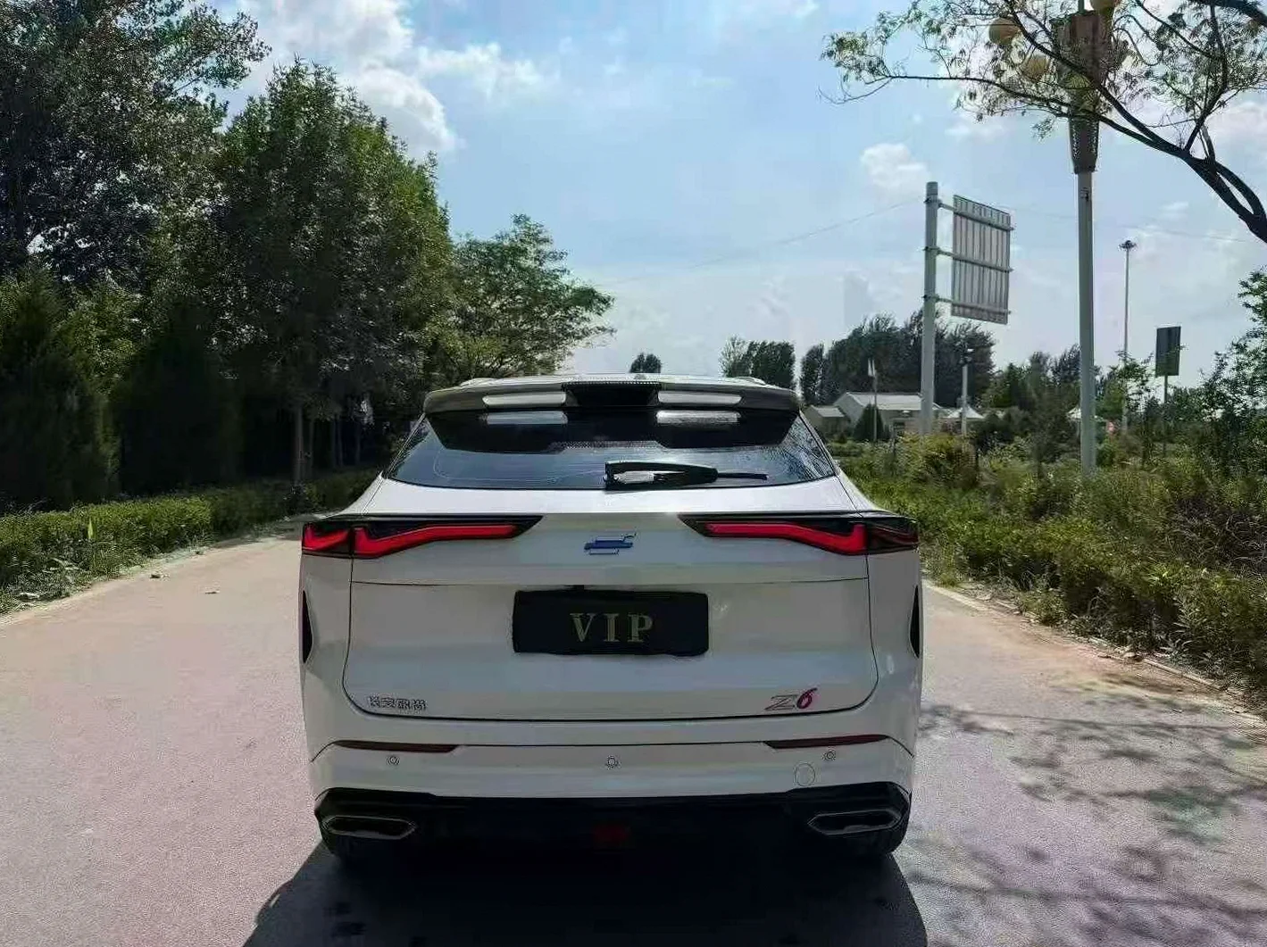 长安汽车欧尚 后面外观二