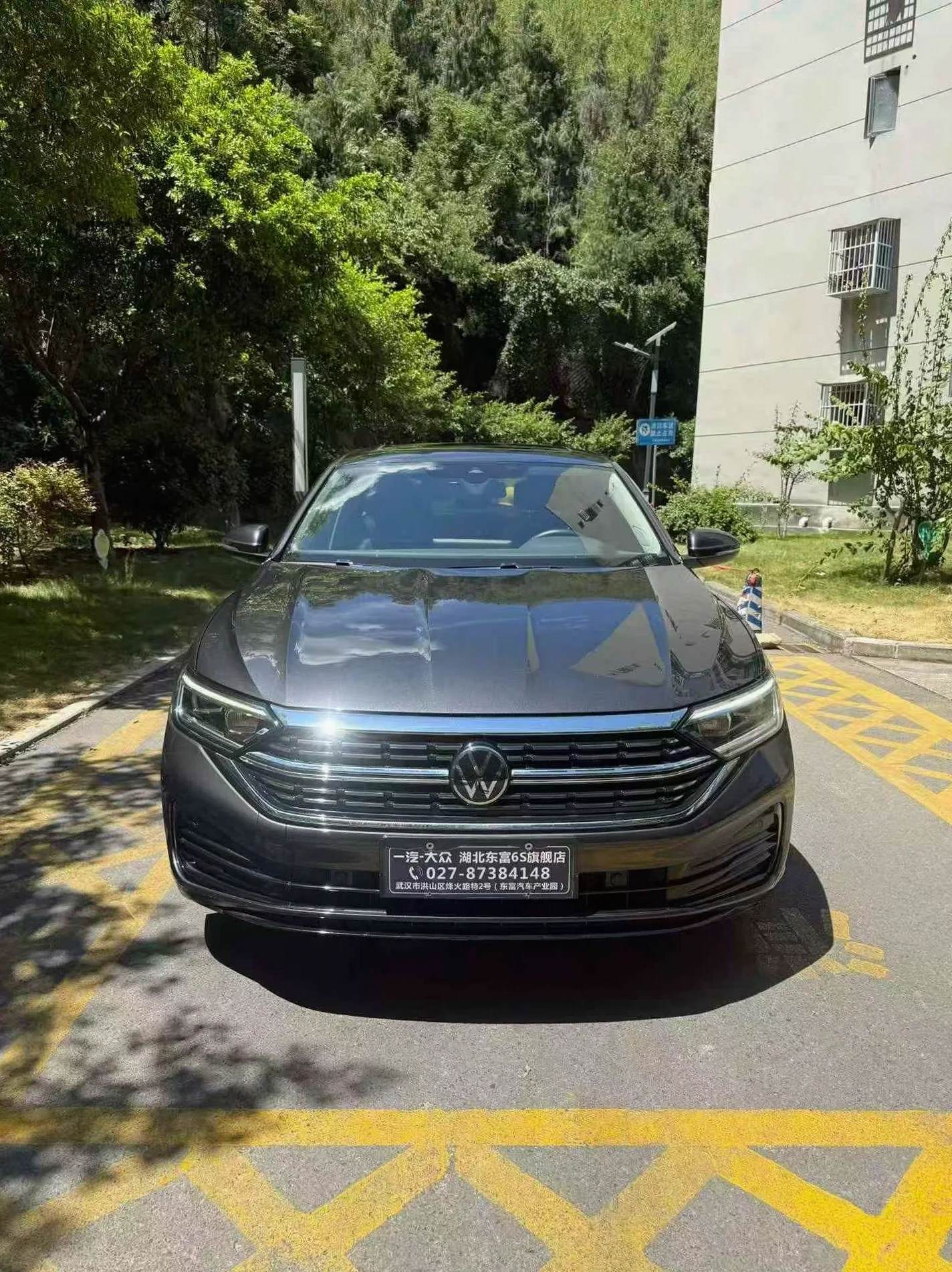 大众速腾 正面外观二