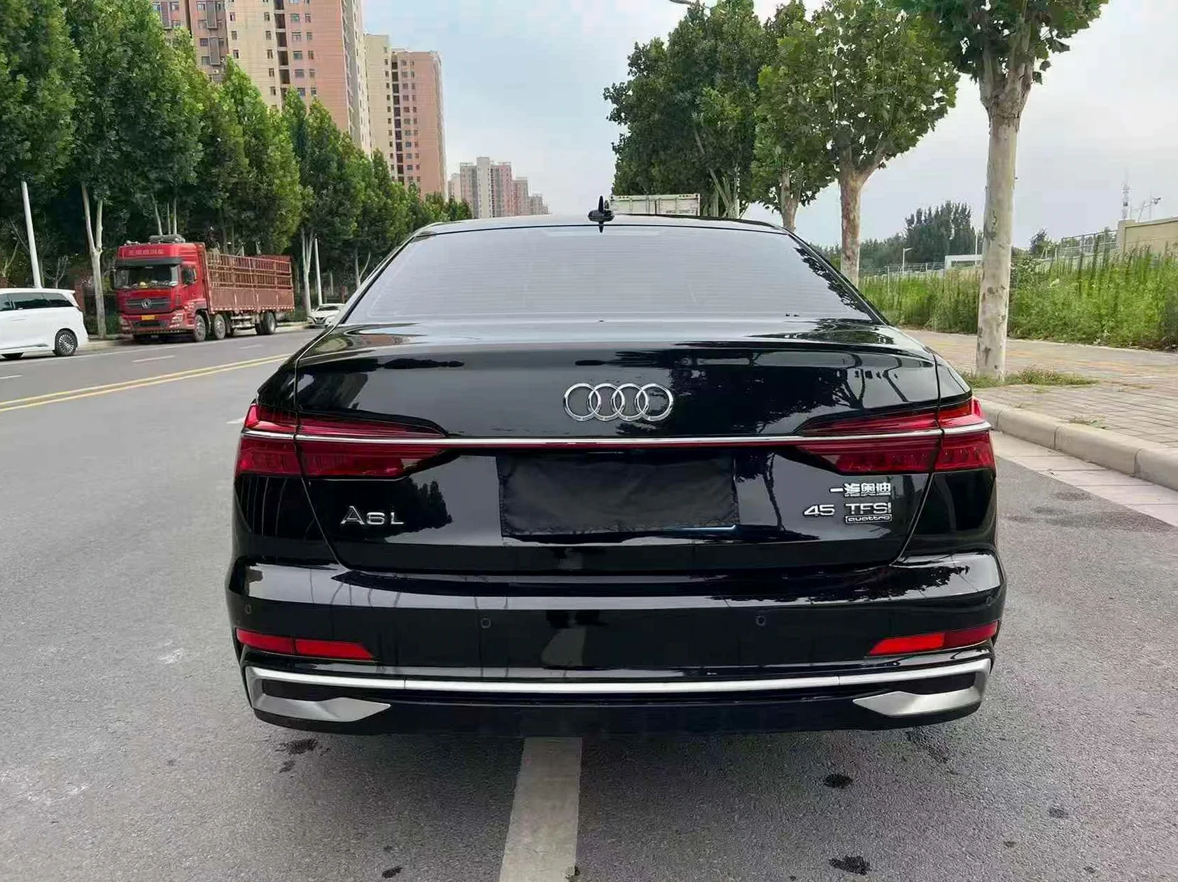 奥迪A6L 后面外观二