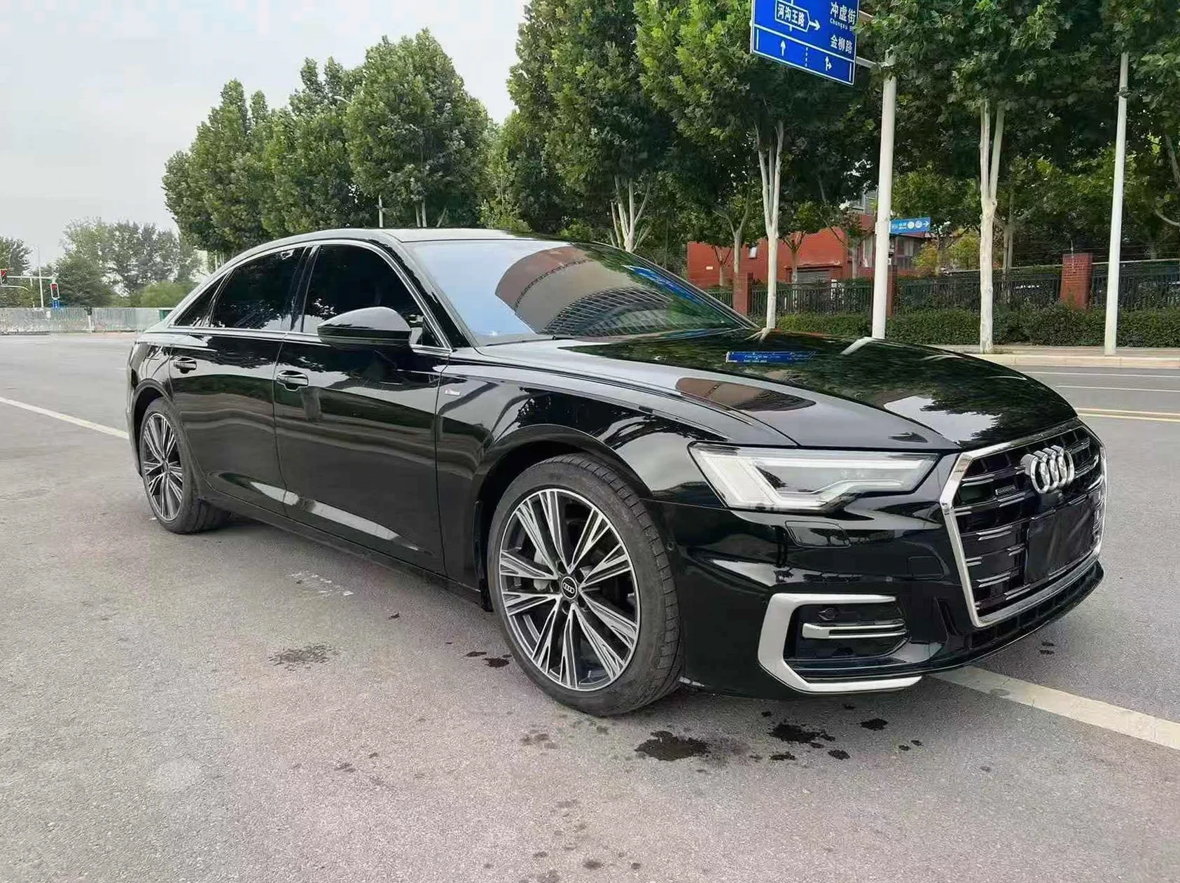 奥迪A6L 正面外观三
