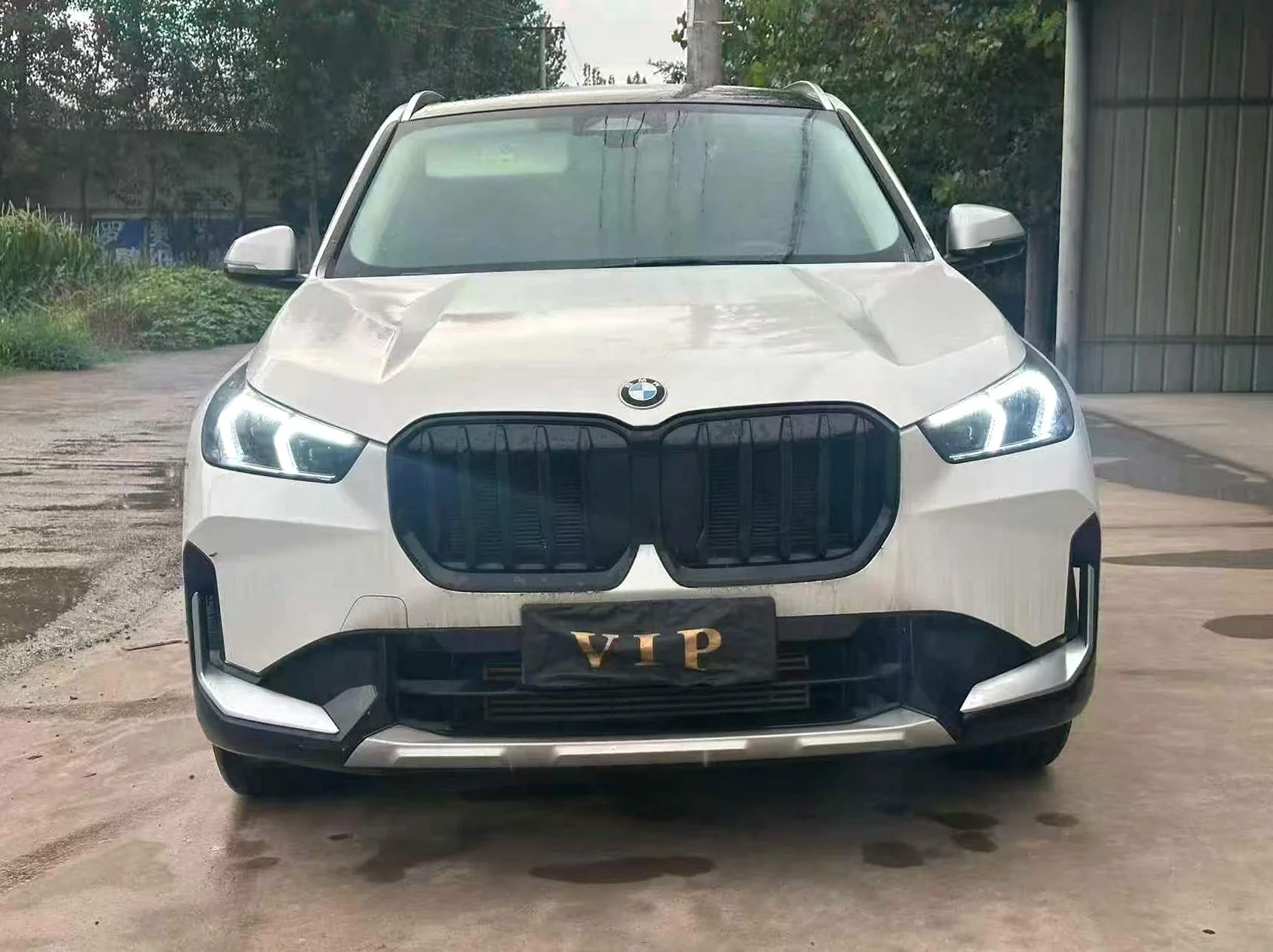 宝马X1 正面外观二