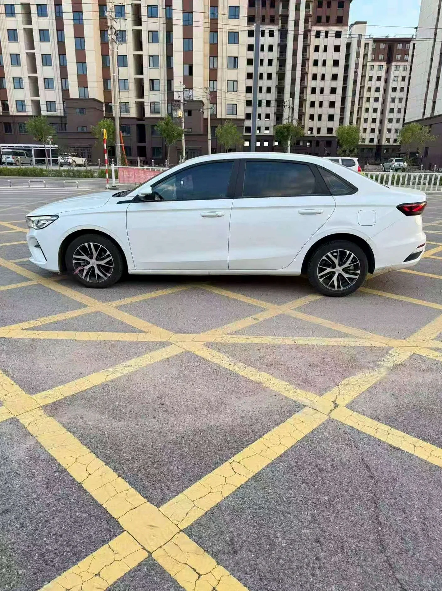 吉利帝豪 正面外观三