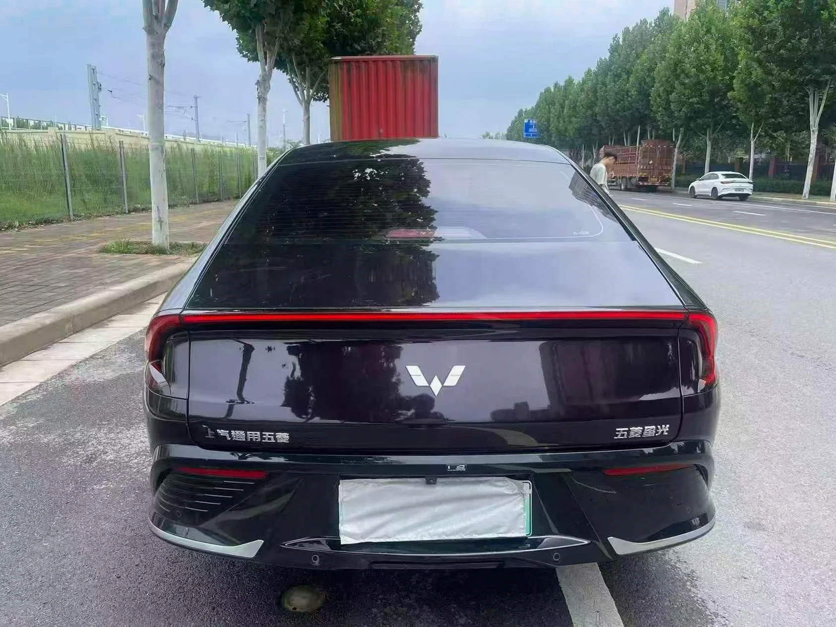五菱汽车星光 后面外观一