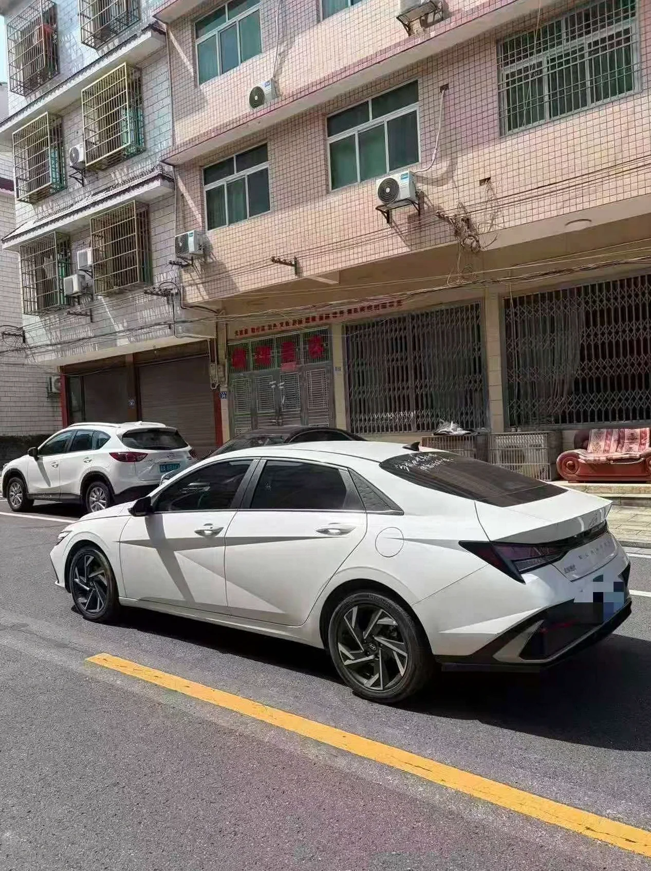 现代伊兰特 内饰前排