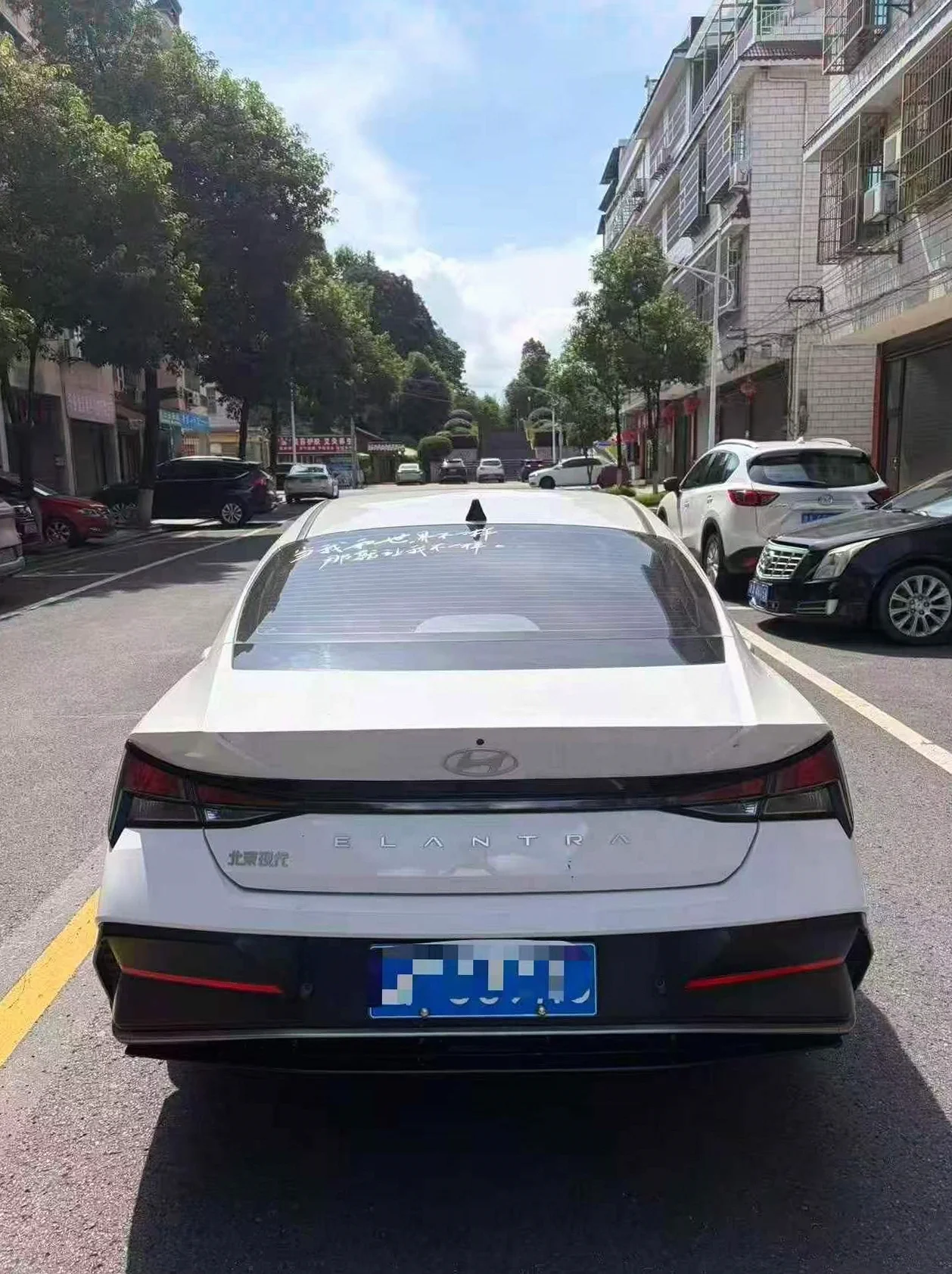 现代伊兰特 内饰后排