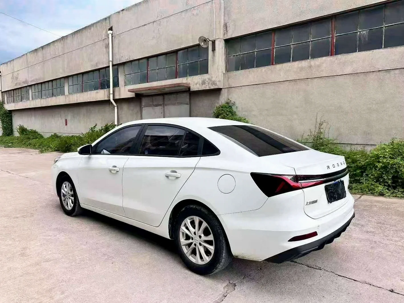 荣威i5 后面外观二