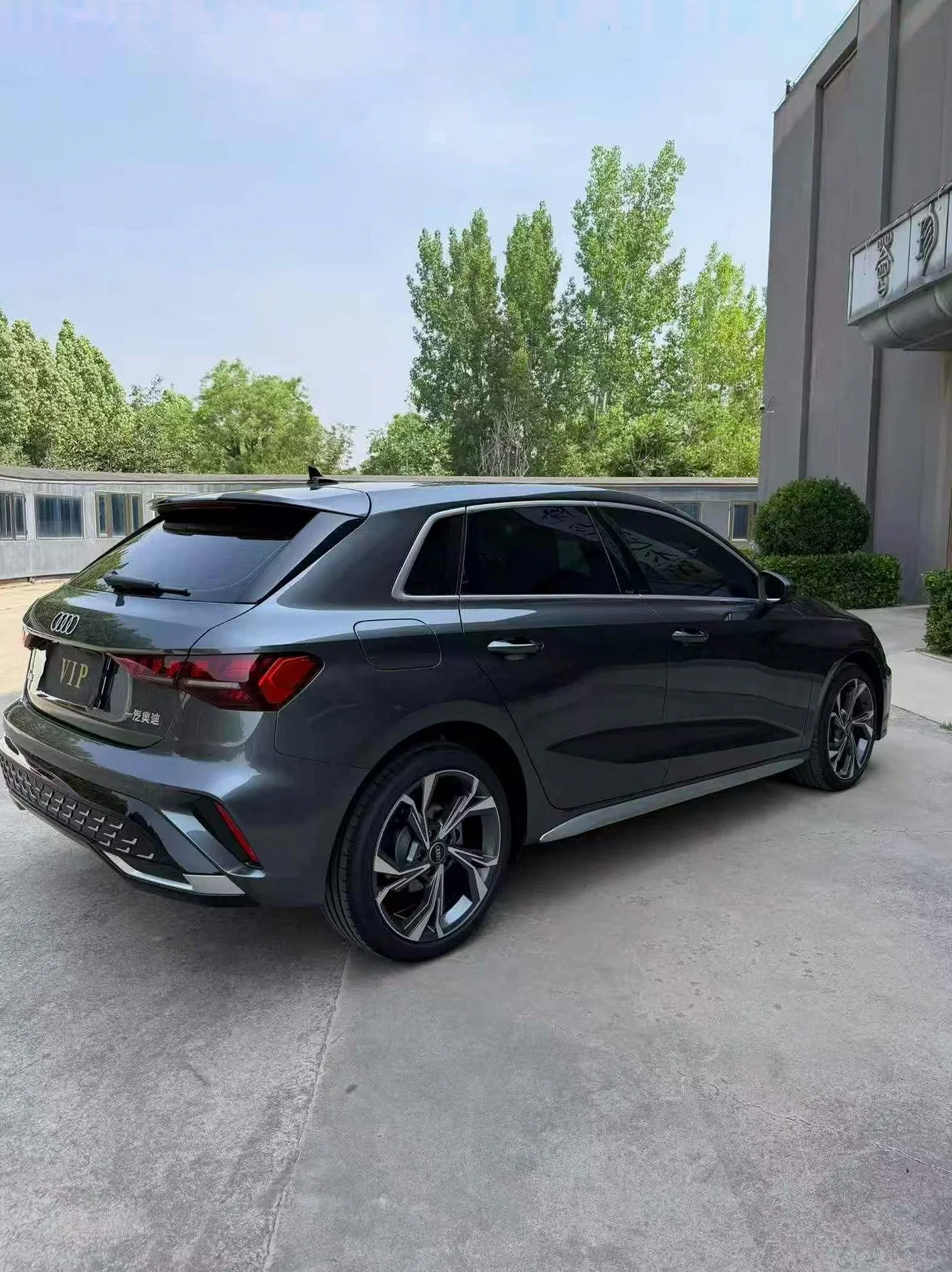 奥迪A3 后面外观一