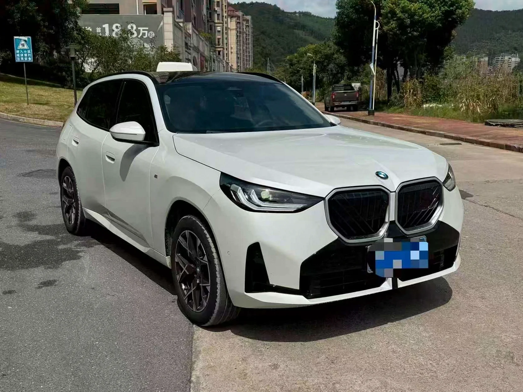 宝马X3 正面外观三