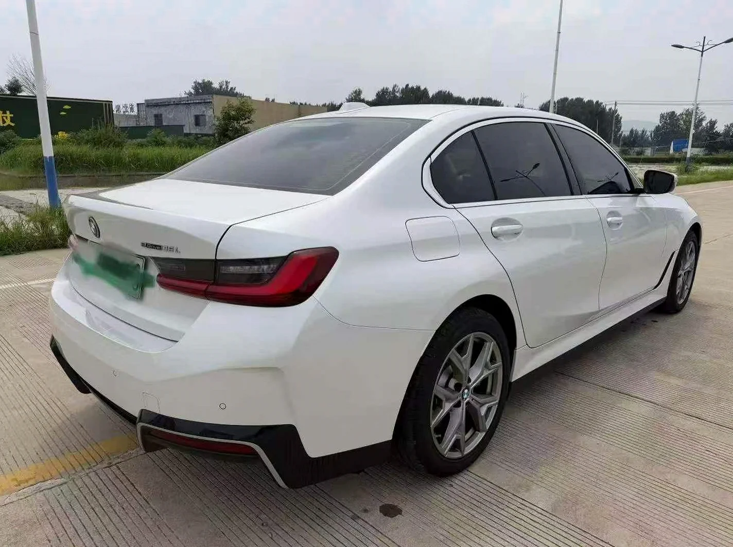 宝马I3 后面外观三