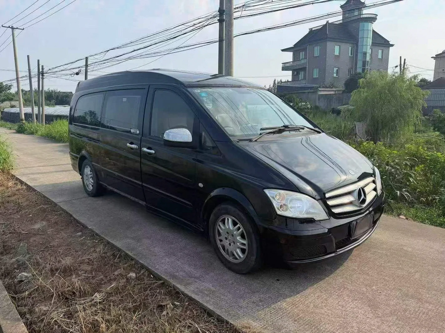 奔驰威霆 正面外观三