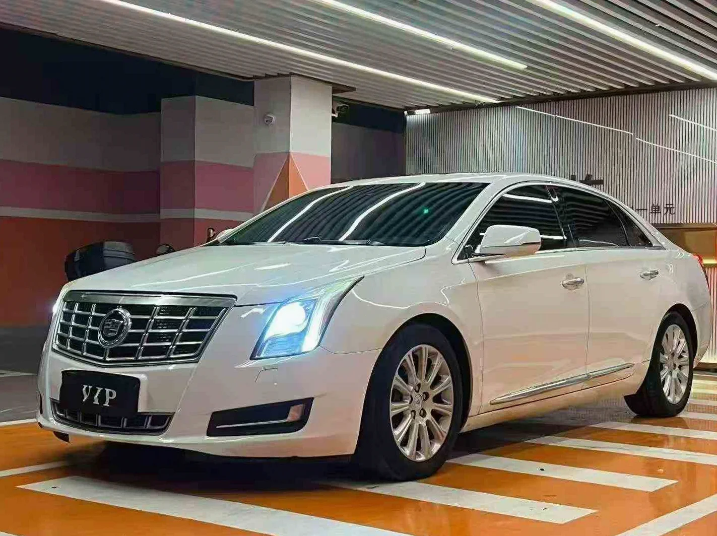 凯迪拉克XTS 正面外观二