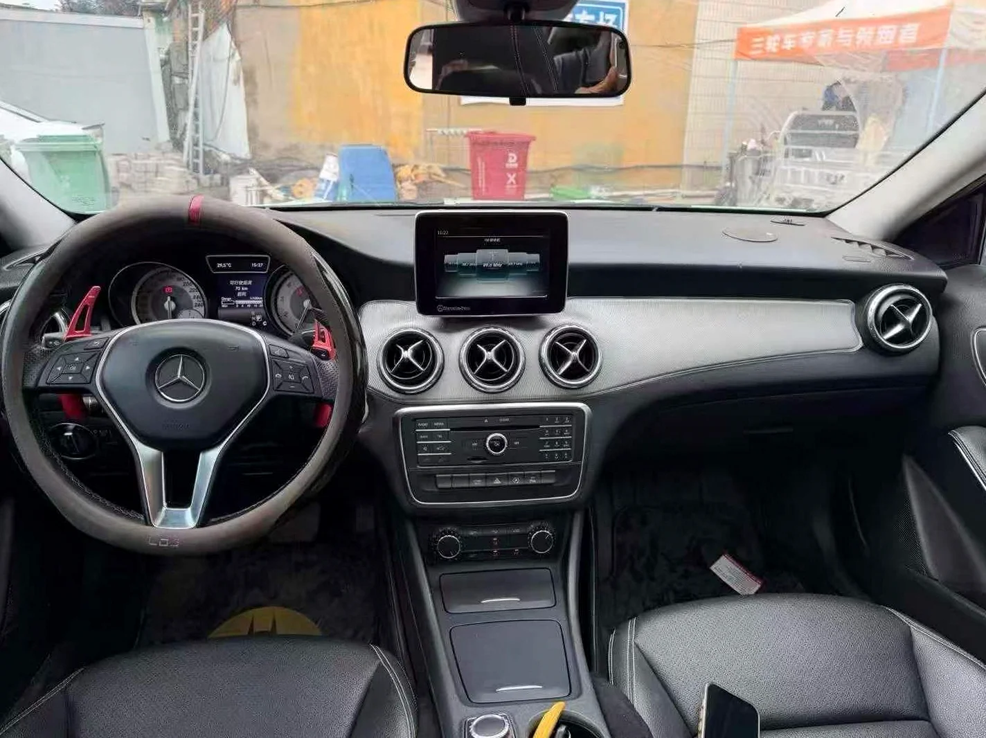 奔驰GLA 后面外观一