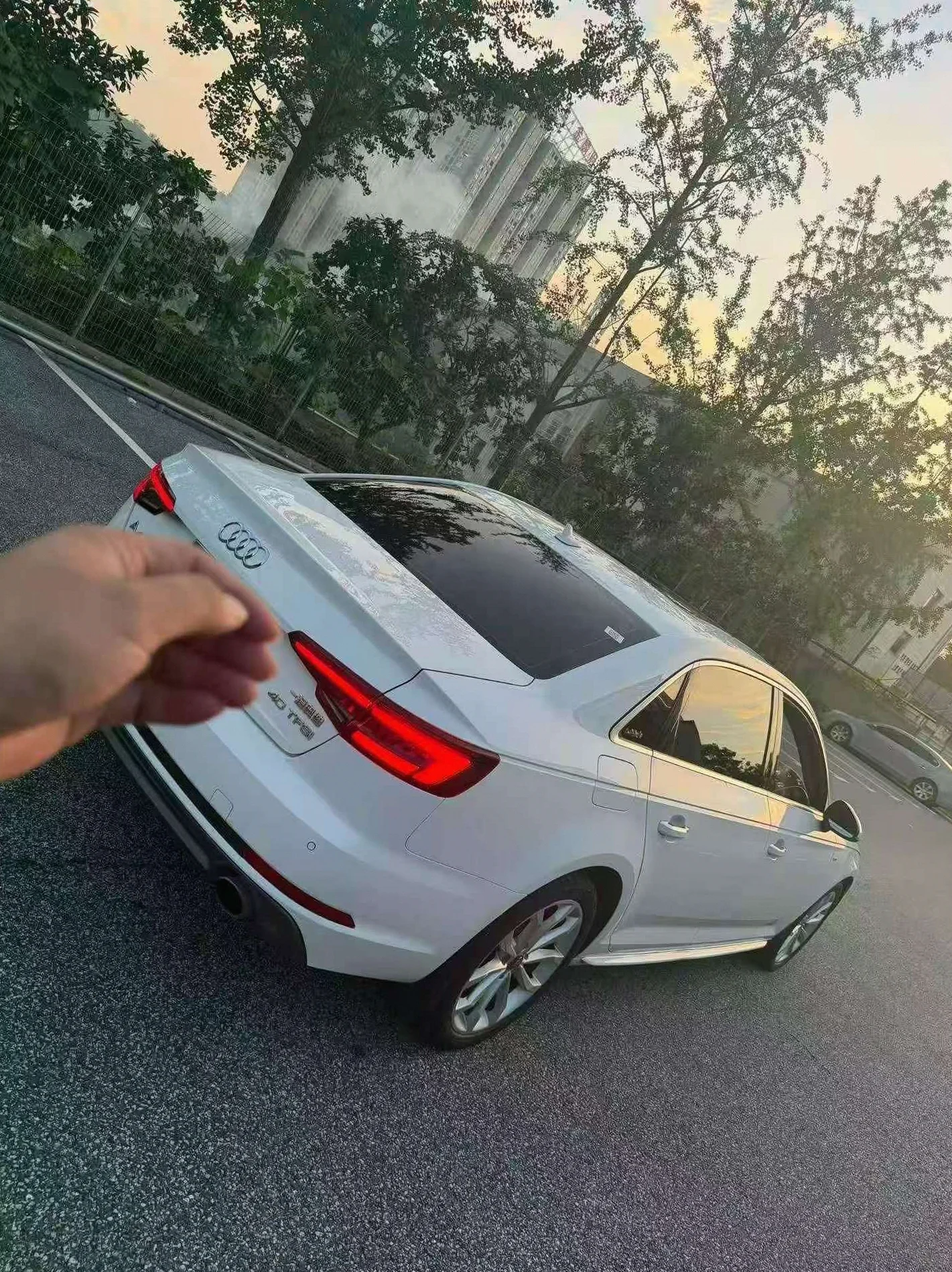 奥迪A4L 后面外观三
