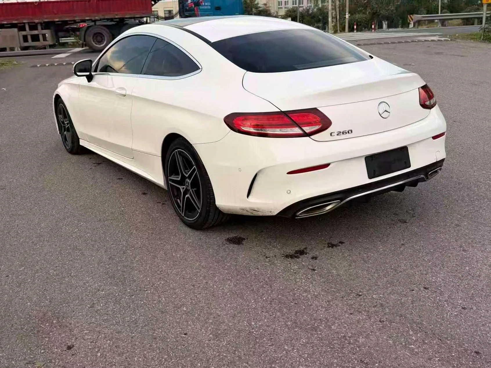 奔驰C 正面外观三