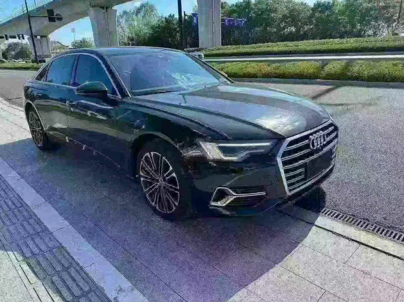 奥迪A6L 正面外观三