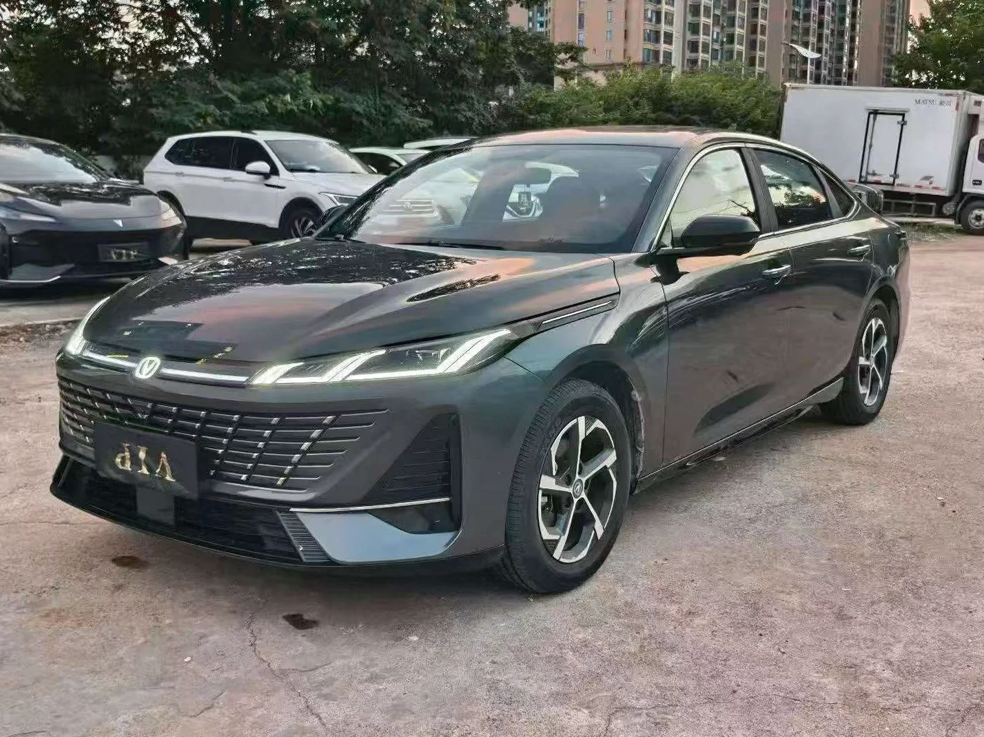 长安汽车逸动 正面外观三