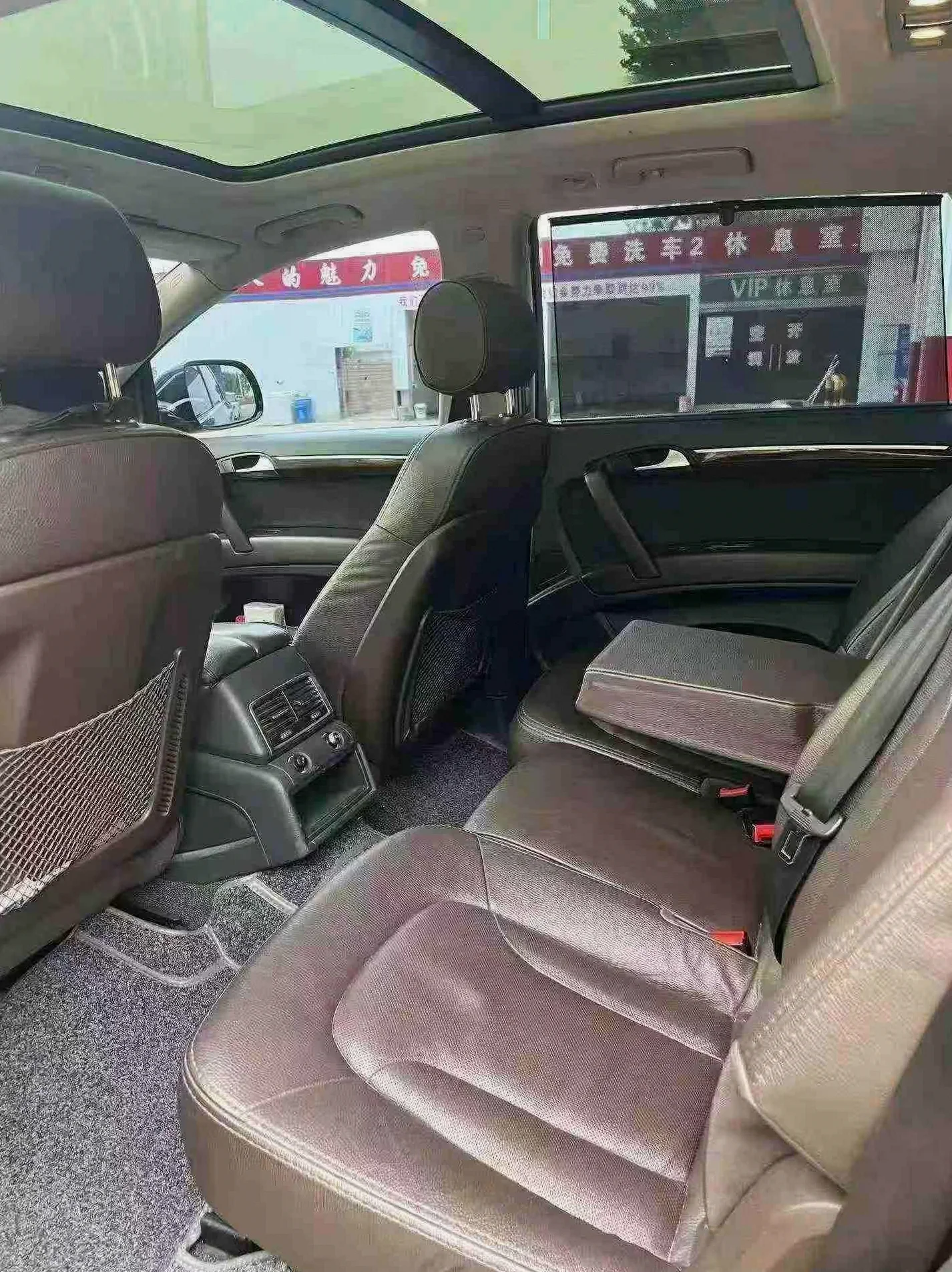 奥迪Q7 后面外观二