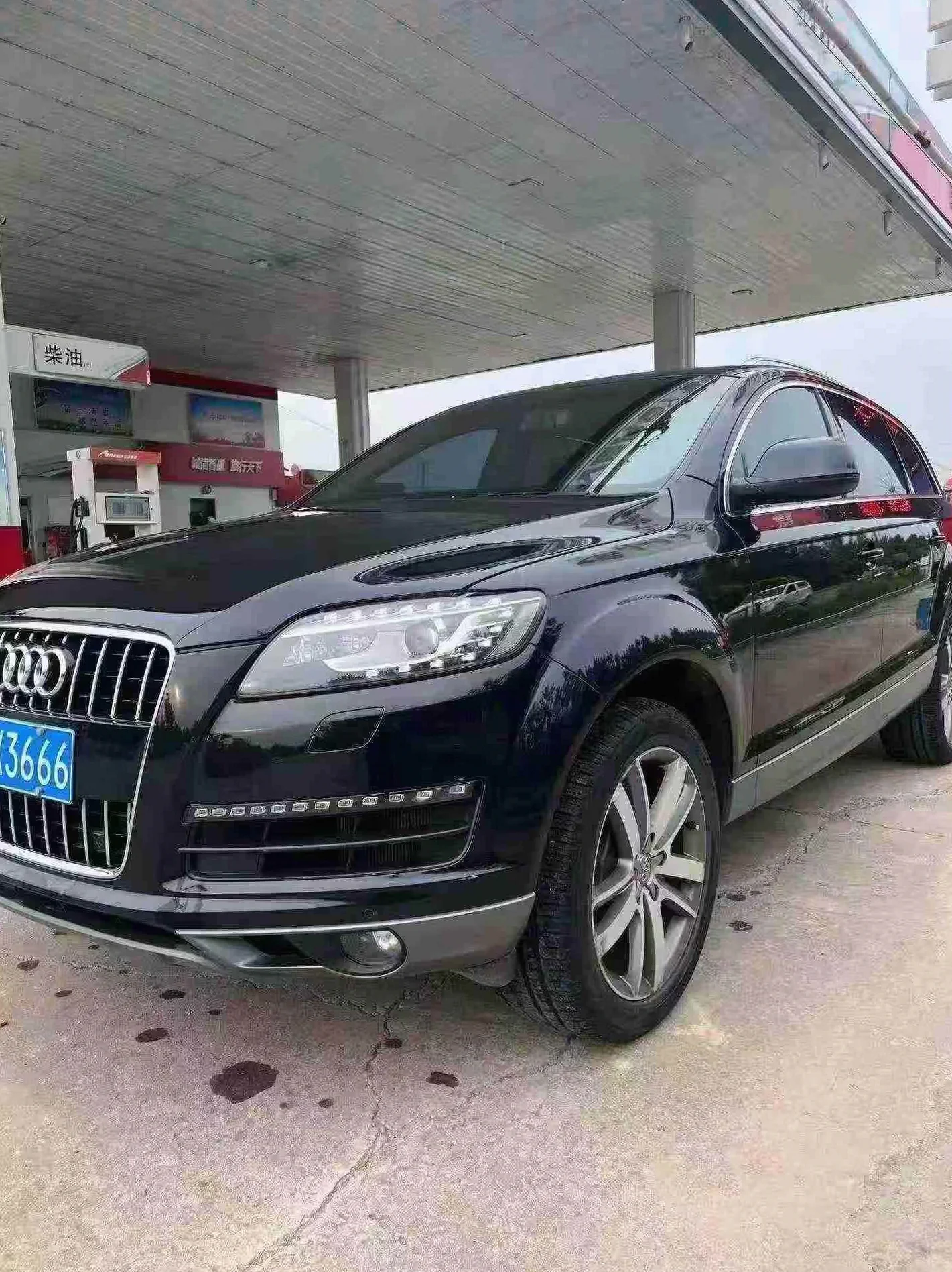 奥迪Q7 正面外观三