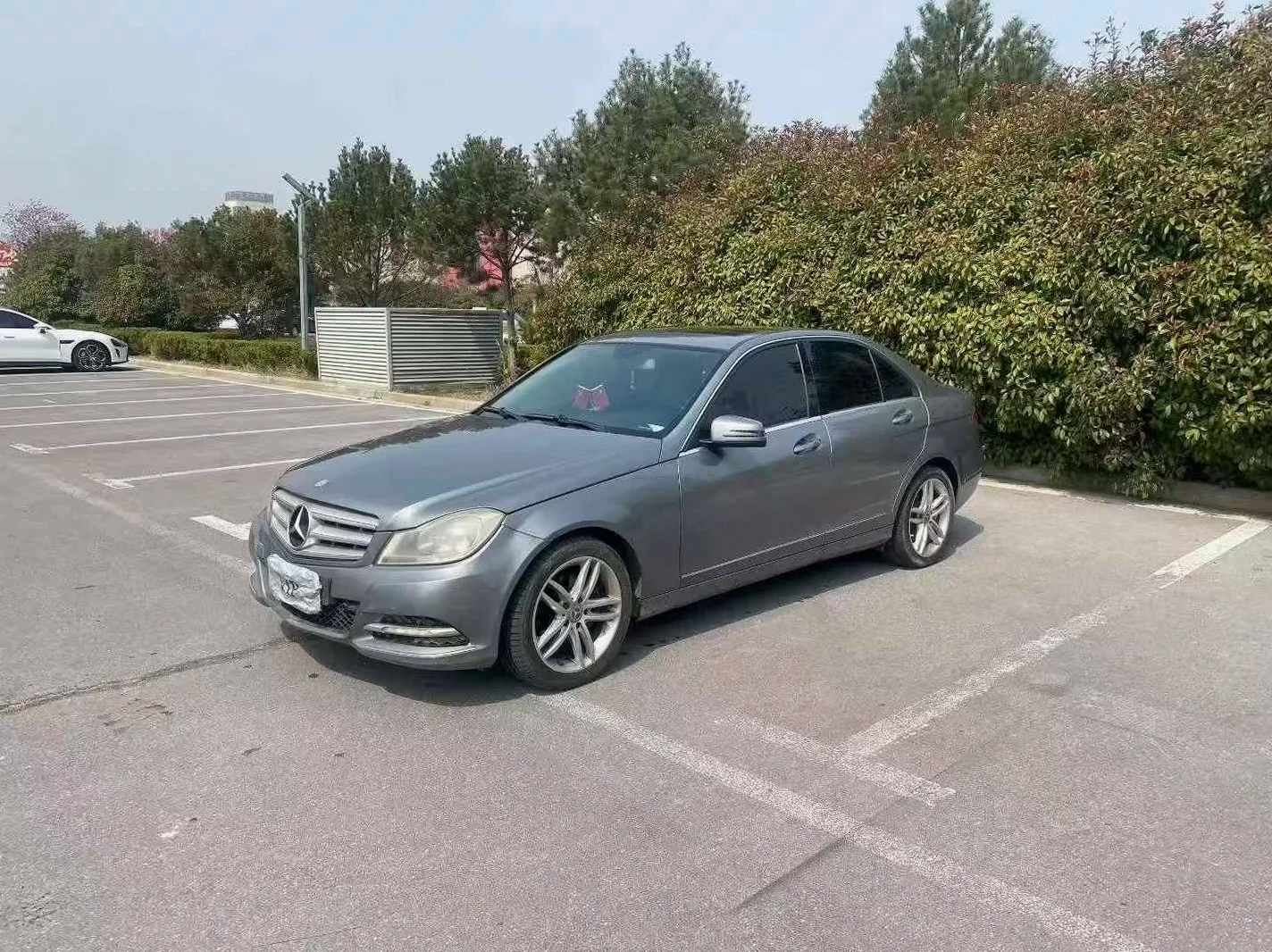 奔驰C 正面外观三