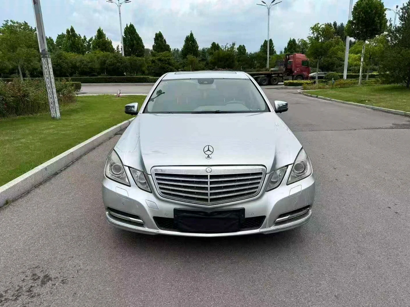 13年奔驰E300L 3.0怀档高配
