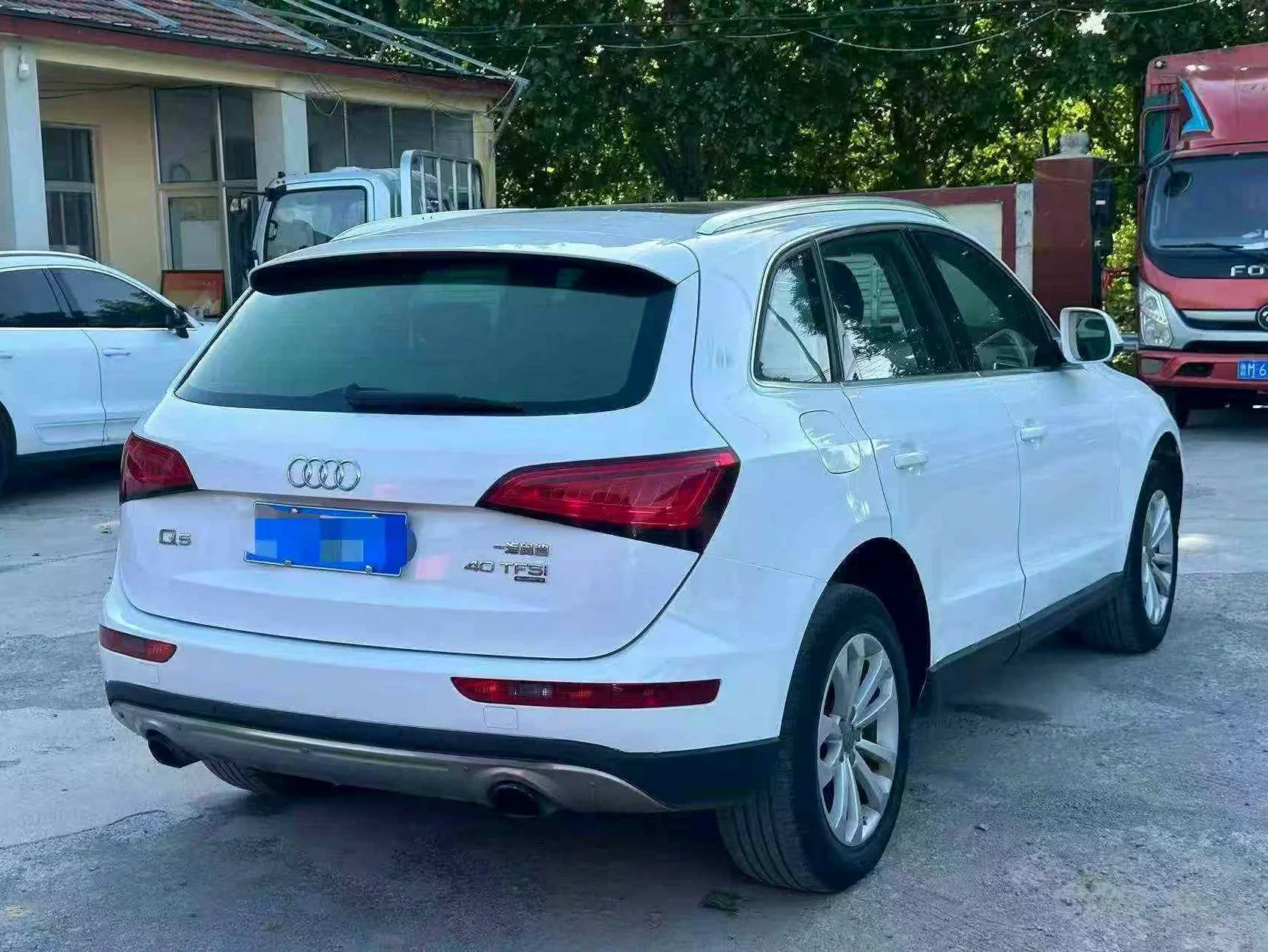 奥迪Q5 后面外观三