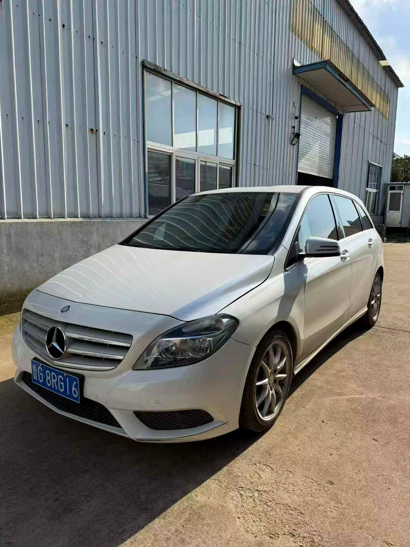 奔驰B 正面外观三