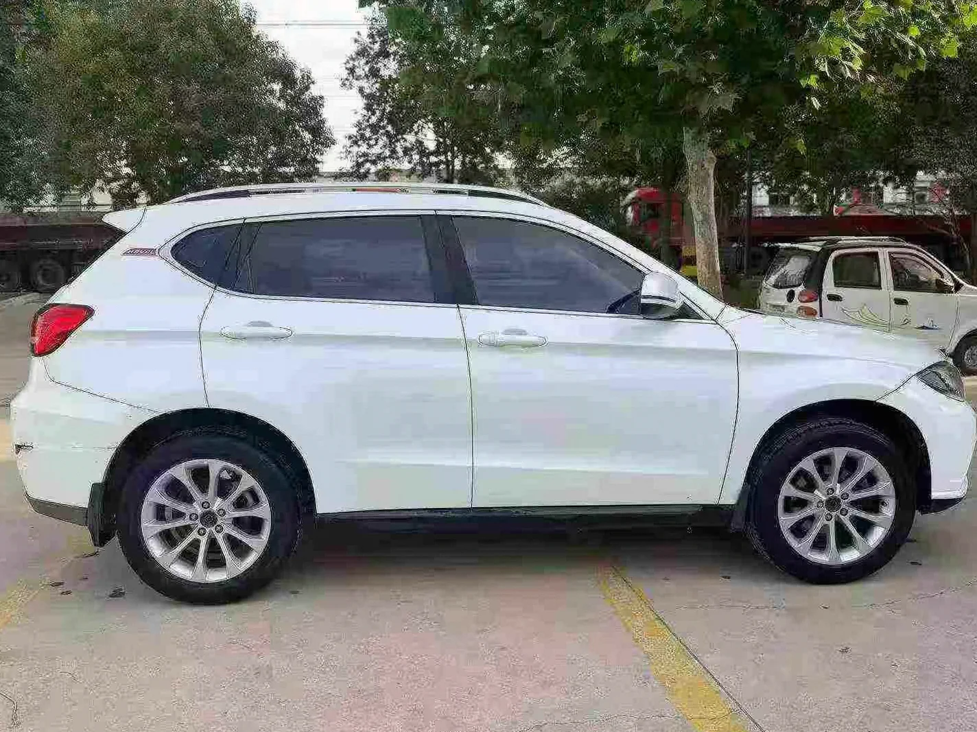 哈弗H2 后面外观一