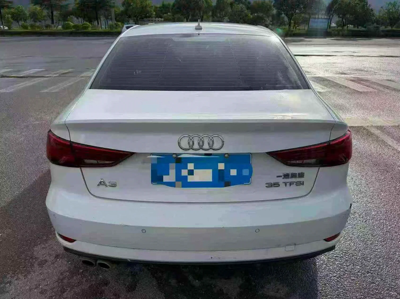 奥迪A3 后面外观一