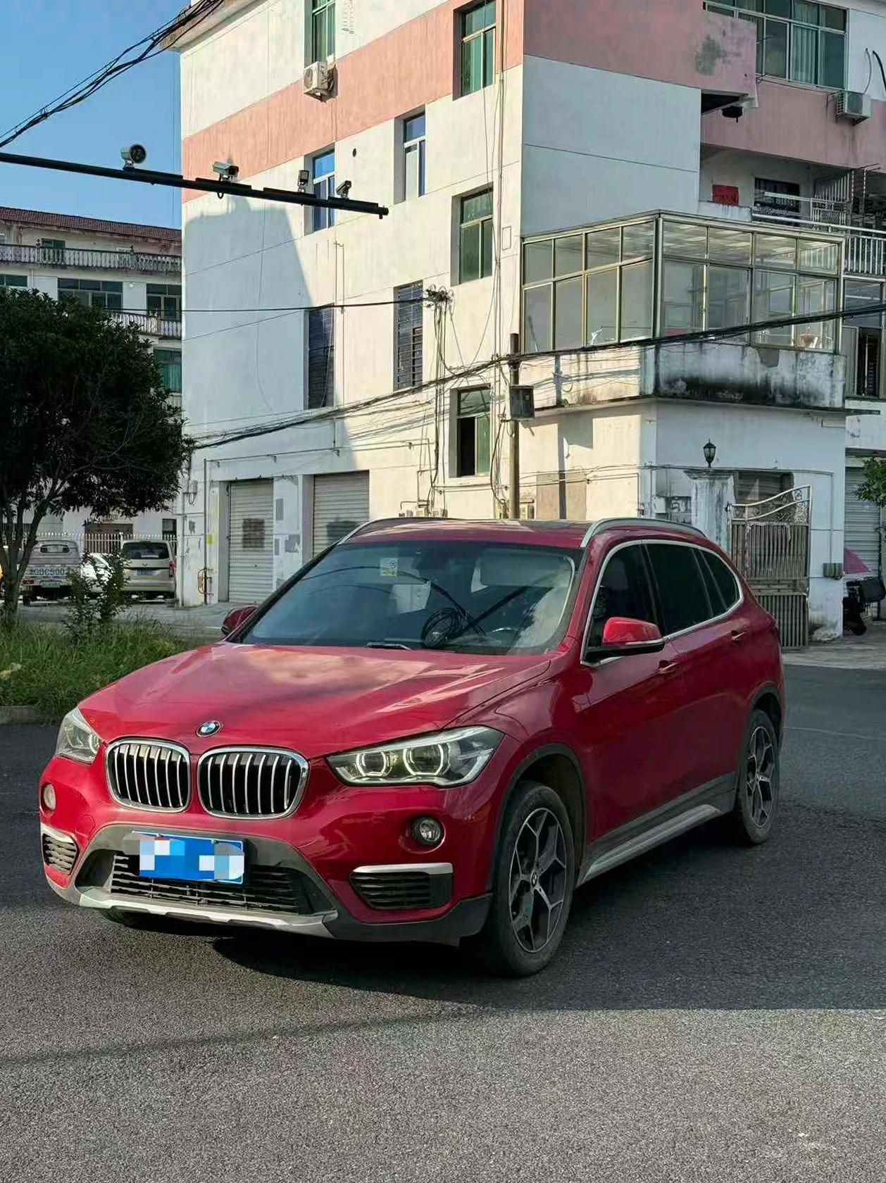 宝马X1 正面外观三