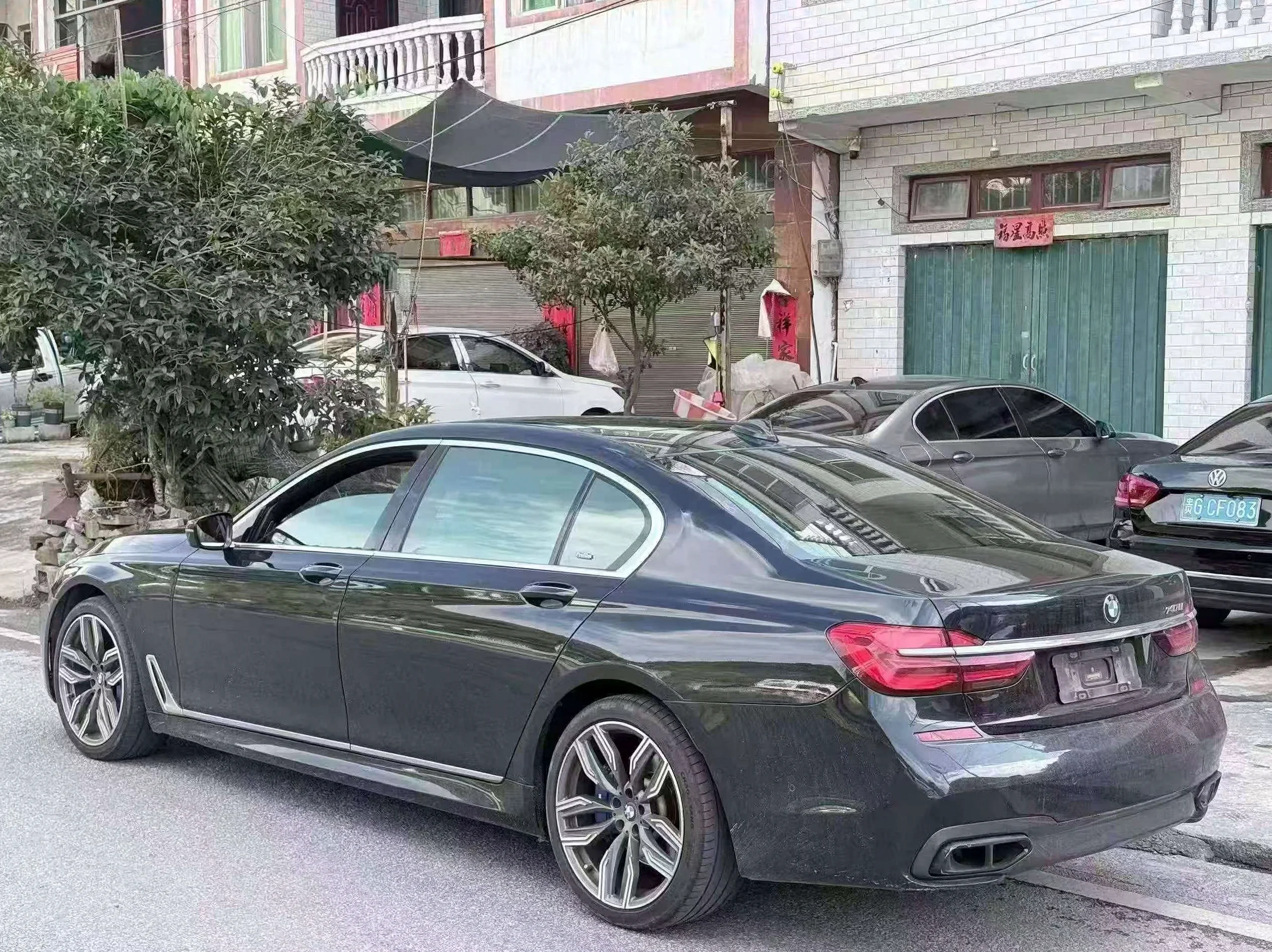 宝马7系 后面外观三