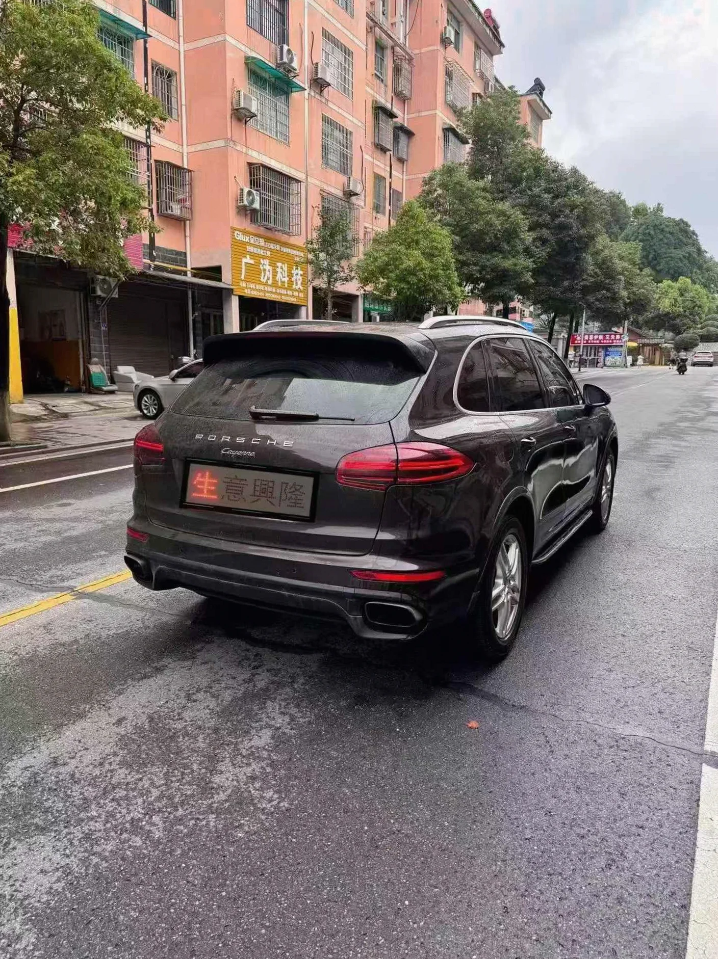 保时捷卡宴 内饰前排