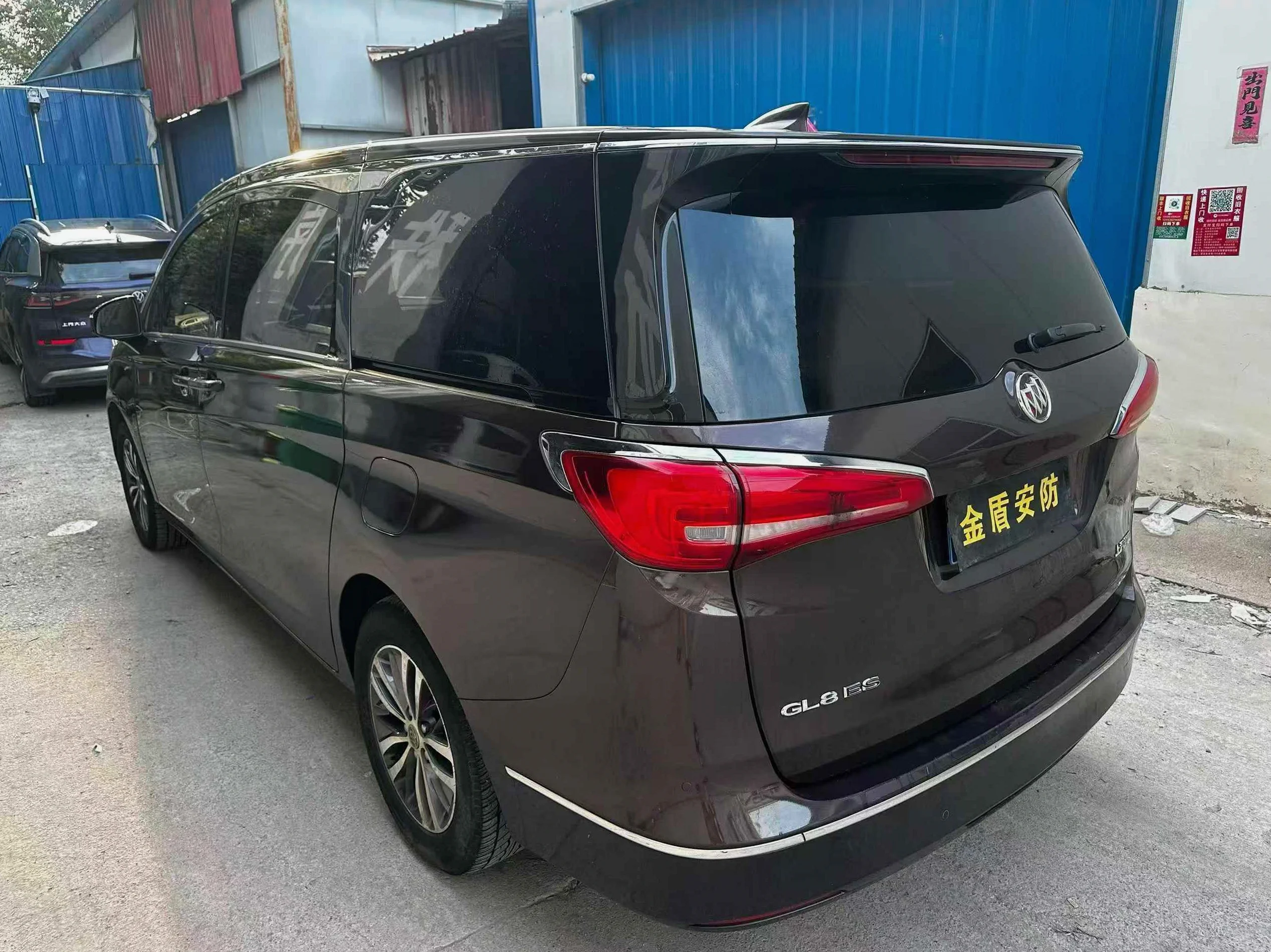 别克GL8 驾驶室