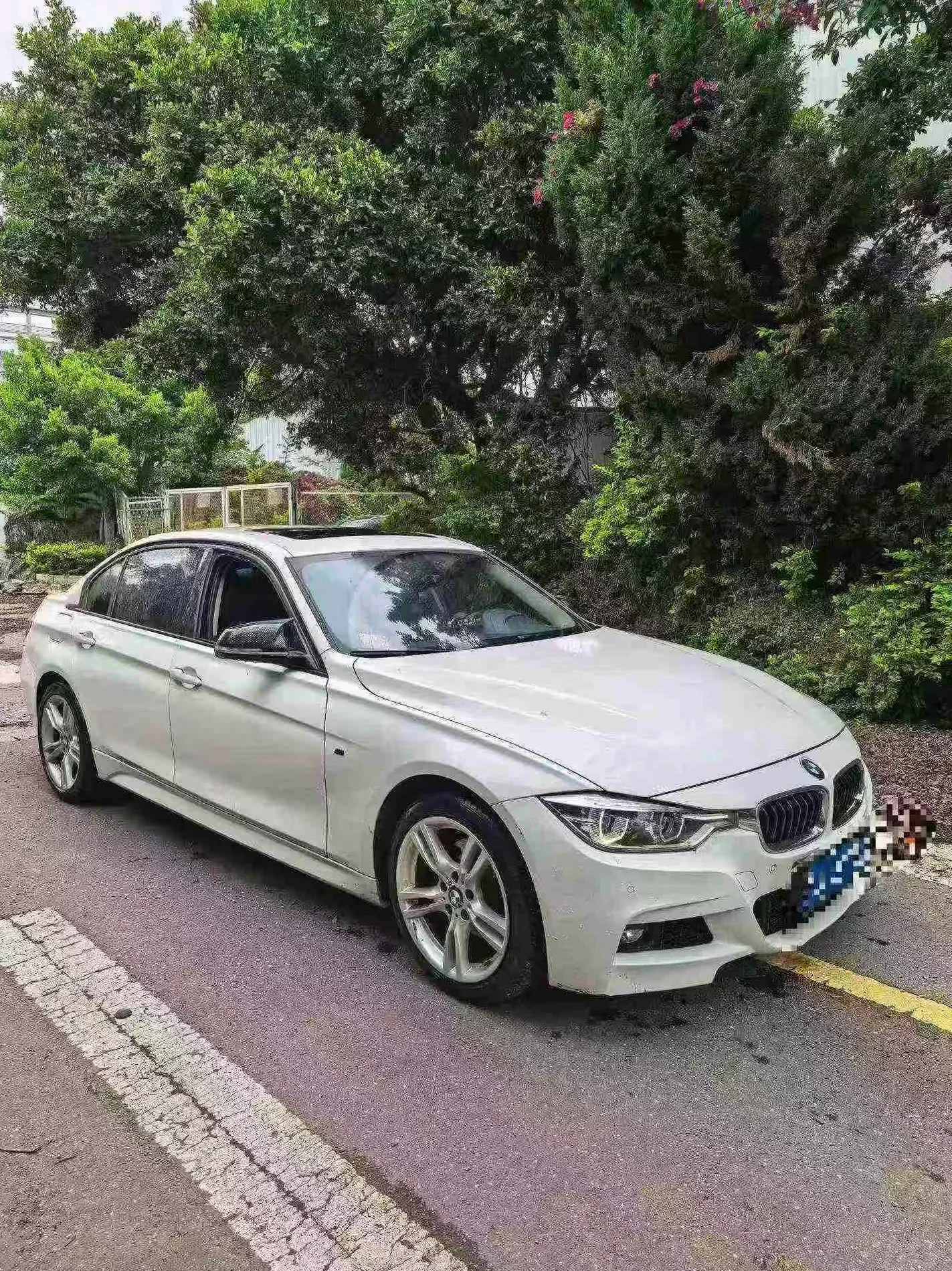 宝马3系 正面外观三