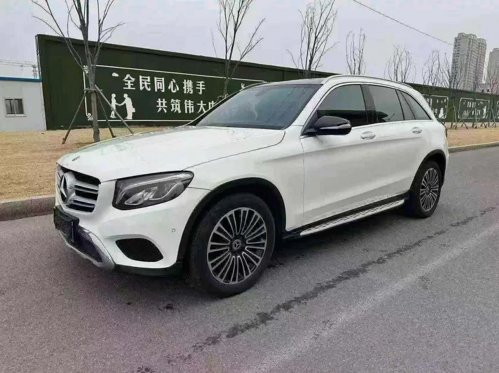 奔驰C 正面外观三