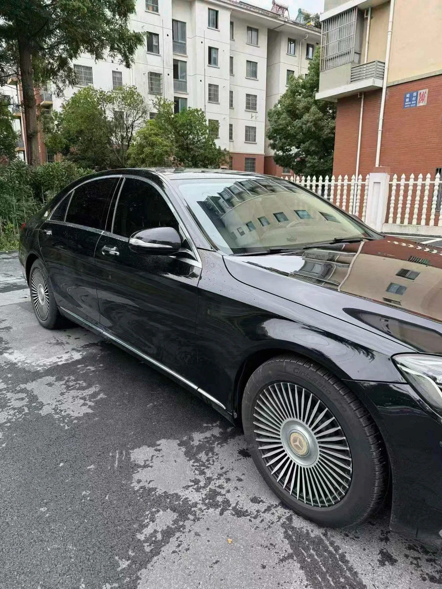 奔驰S 正面外观三