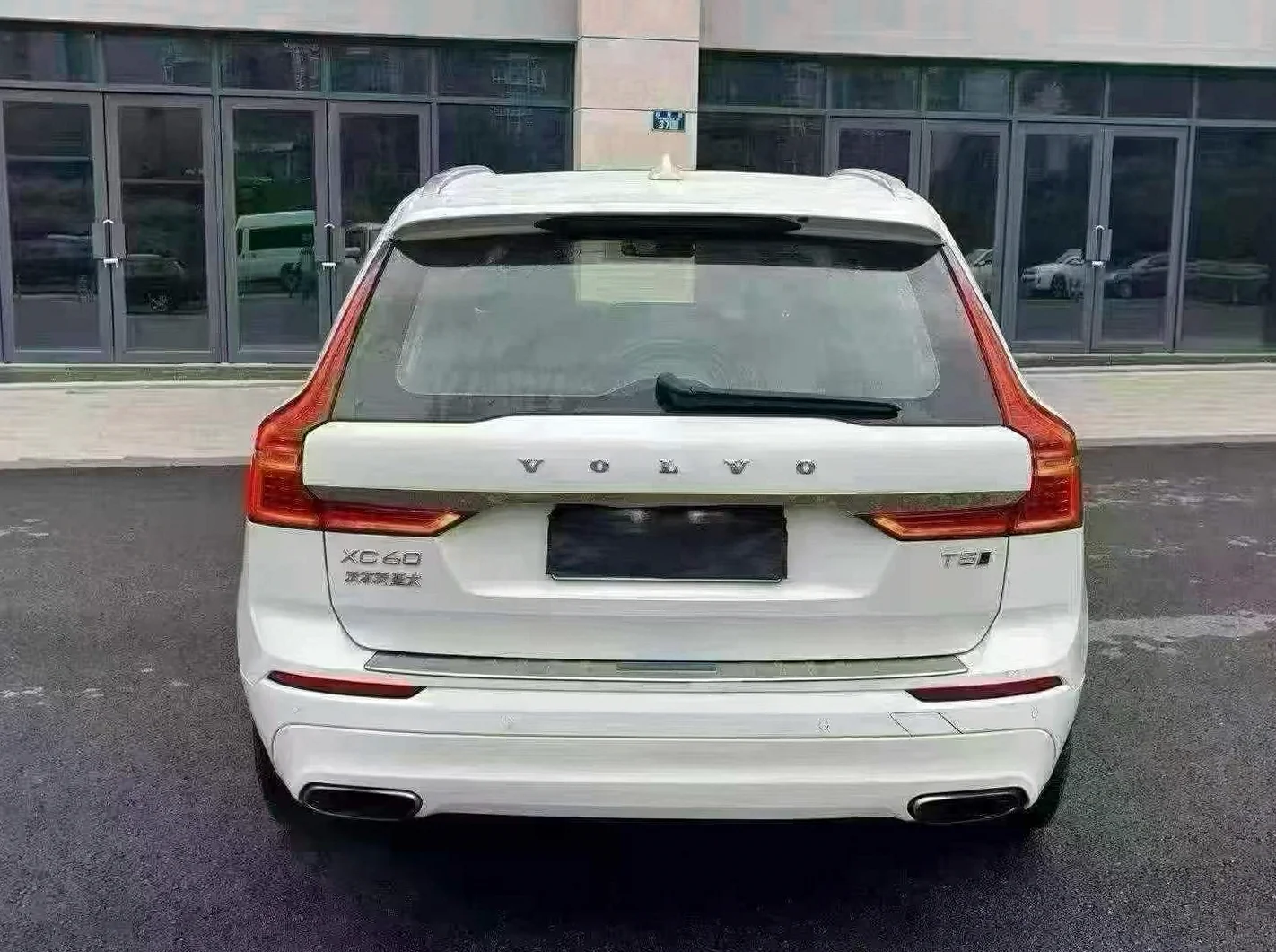 沃尔沃XC60 后面外观一