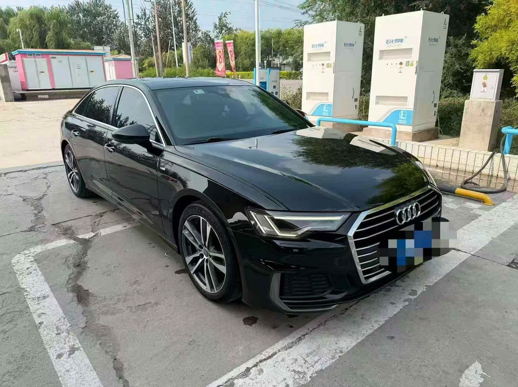 奥迪A6L 正面外观三